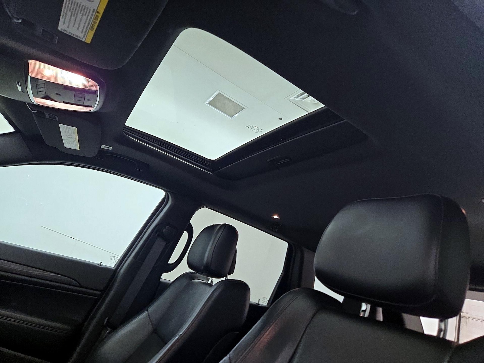 Sunroof(s) & Overhead Airbags