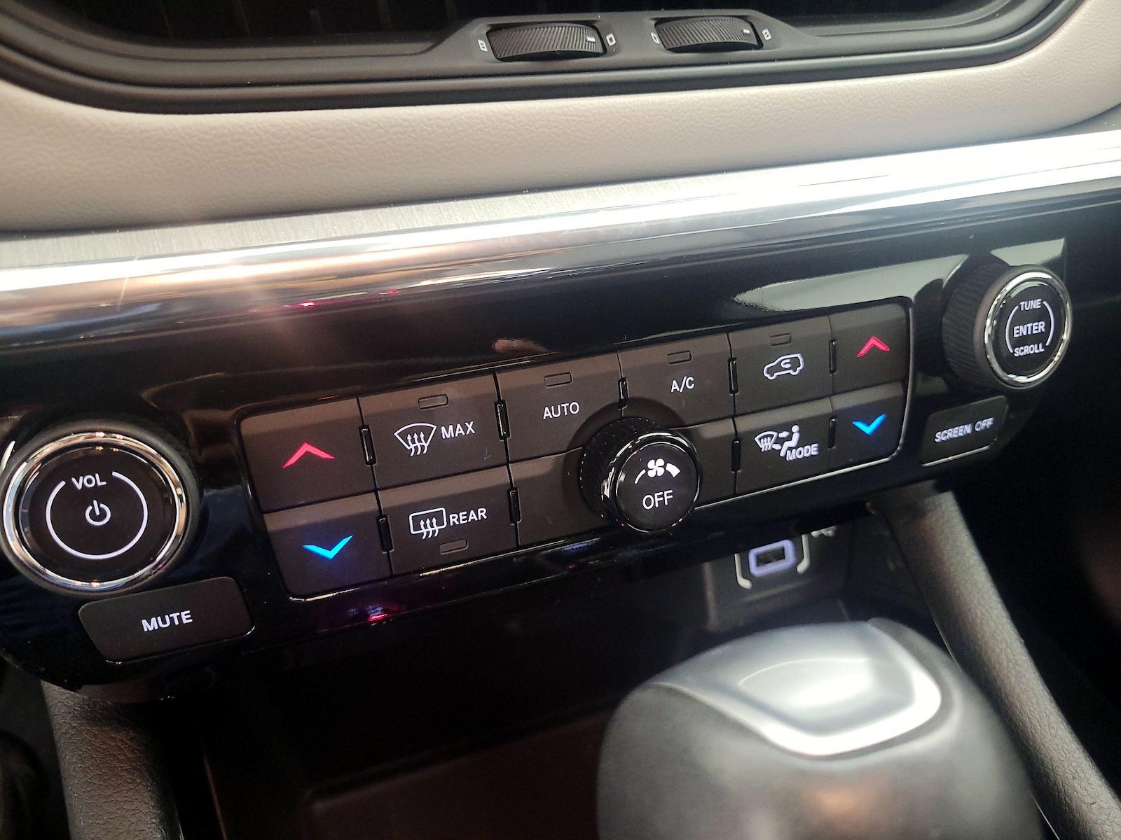 2024 Jeep Compass Limited - Photo 18