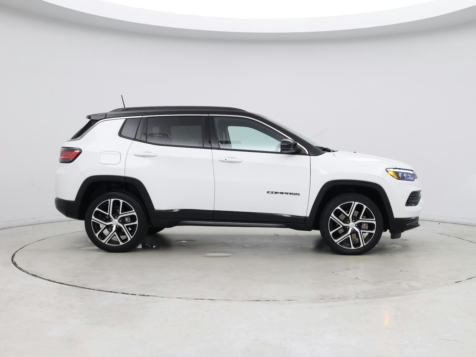 2024 Jeep Compass Limited - Photo 8