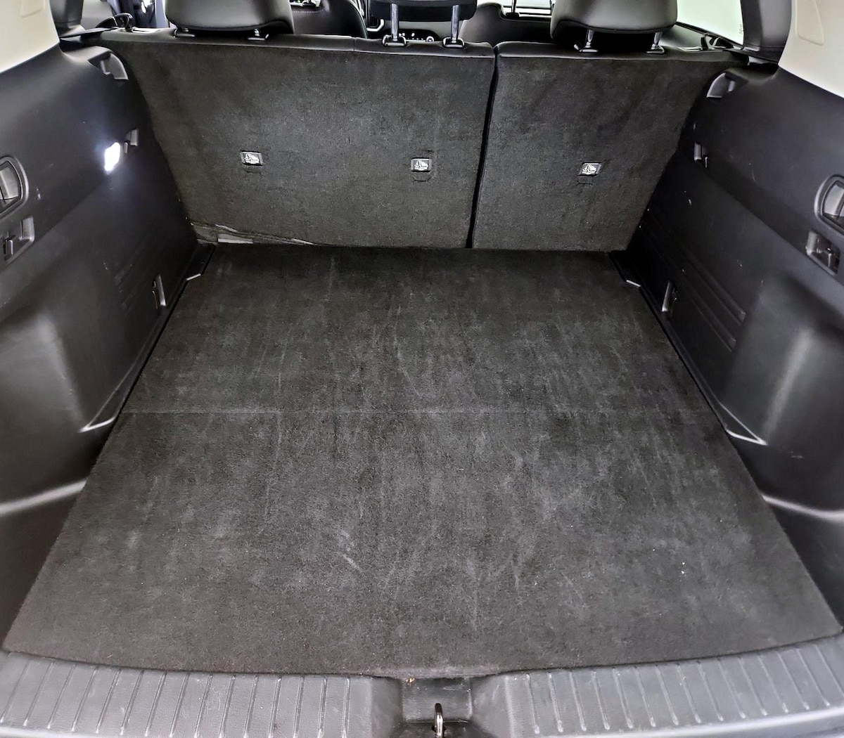 Trunk/Cargo (Seats Up)