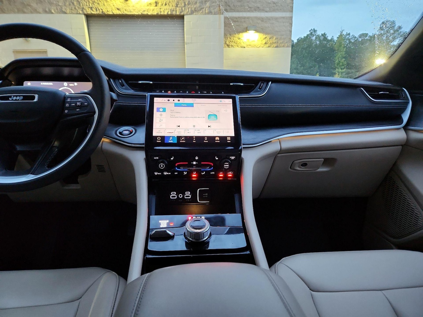 Apple CarPlay® & Android Auto™