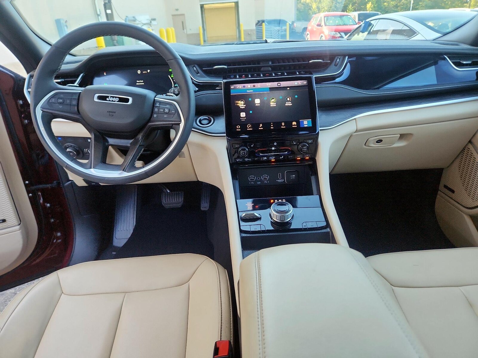Apple CarPlay® & Android Auto™