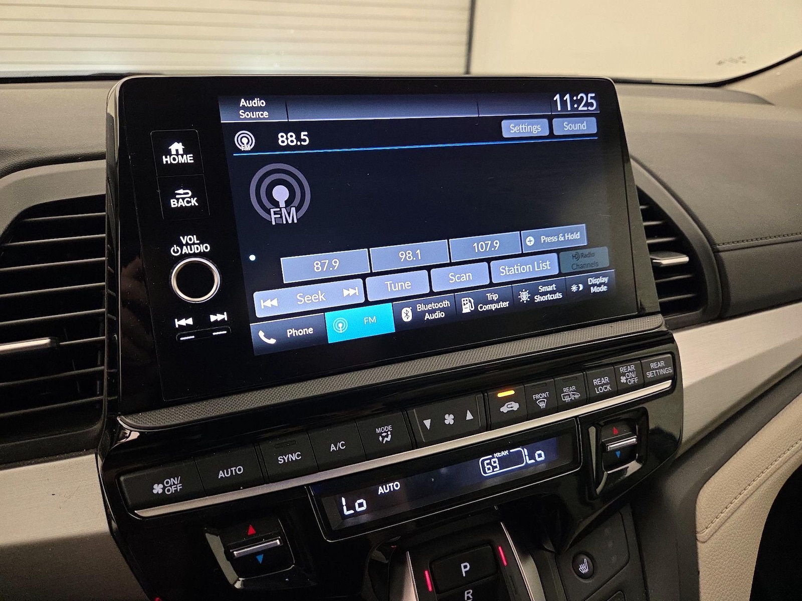 2025 Honda Odyssey EX-L - Photo 16