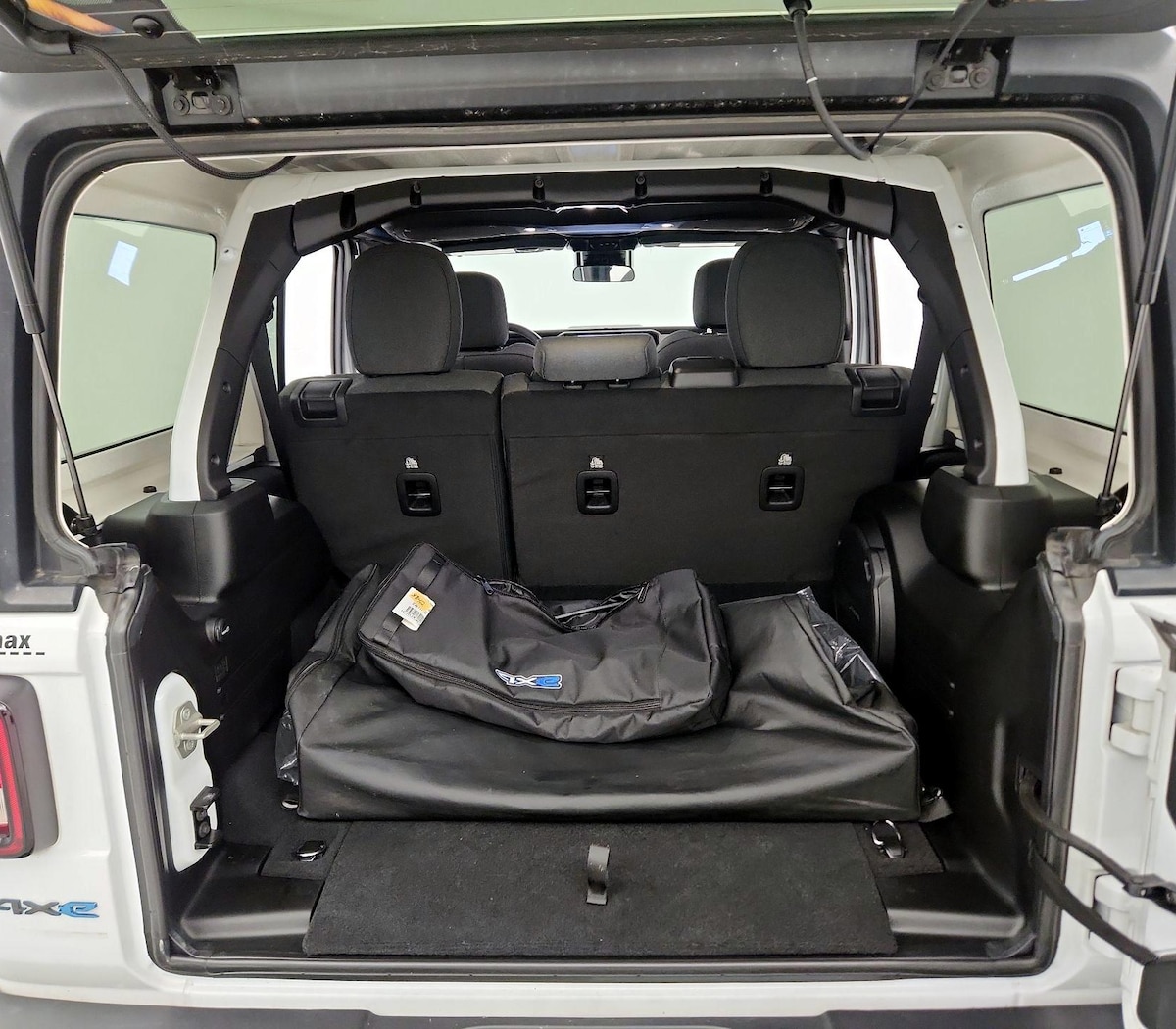 Trunk/Cargo (Seats Up)