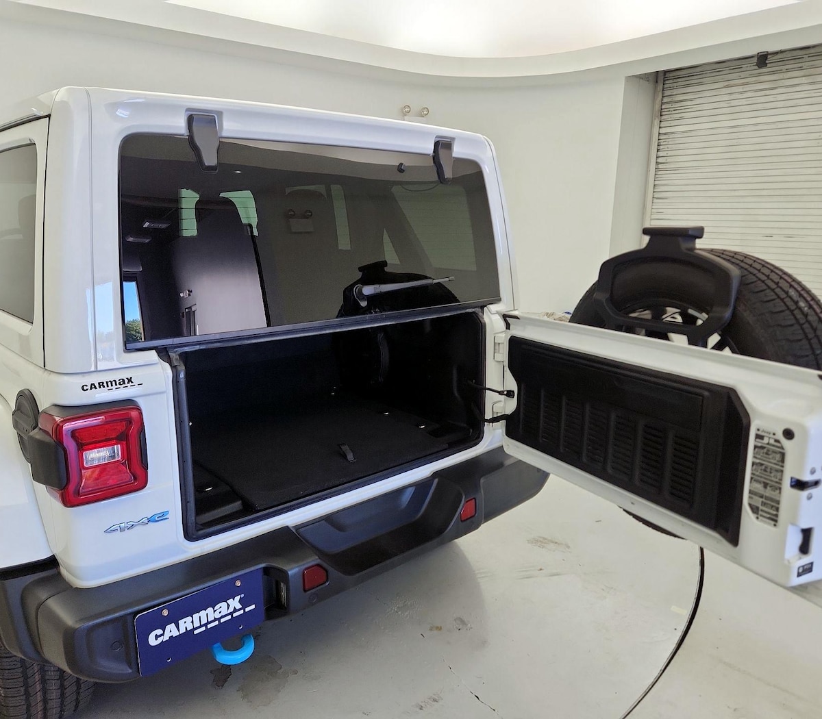 Trunk/Cargo (Seats Up)