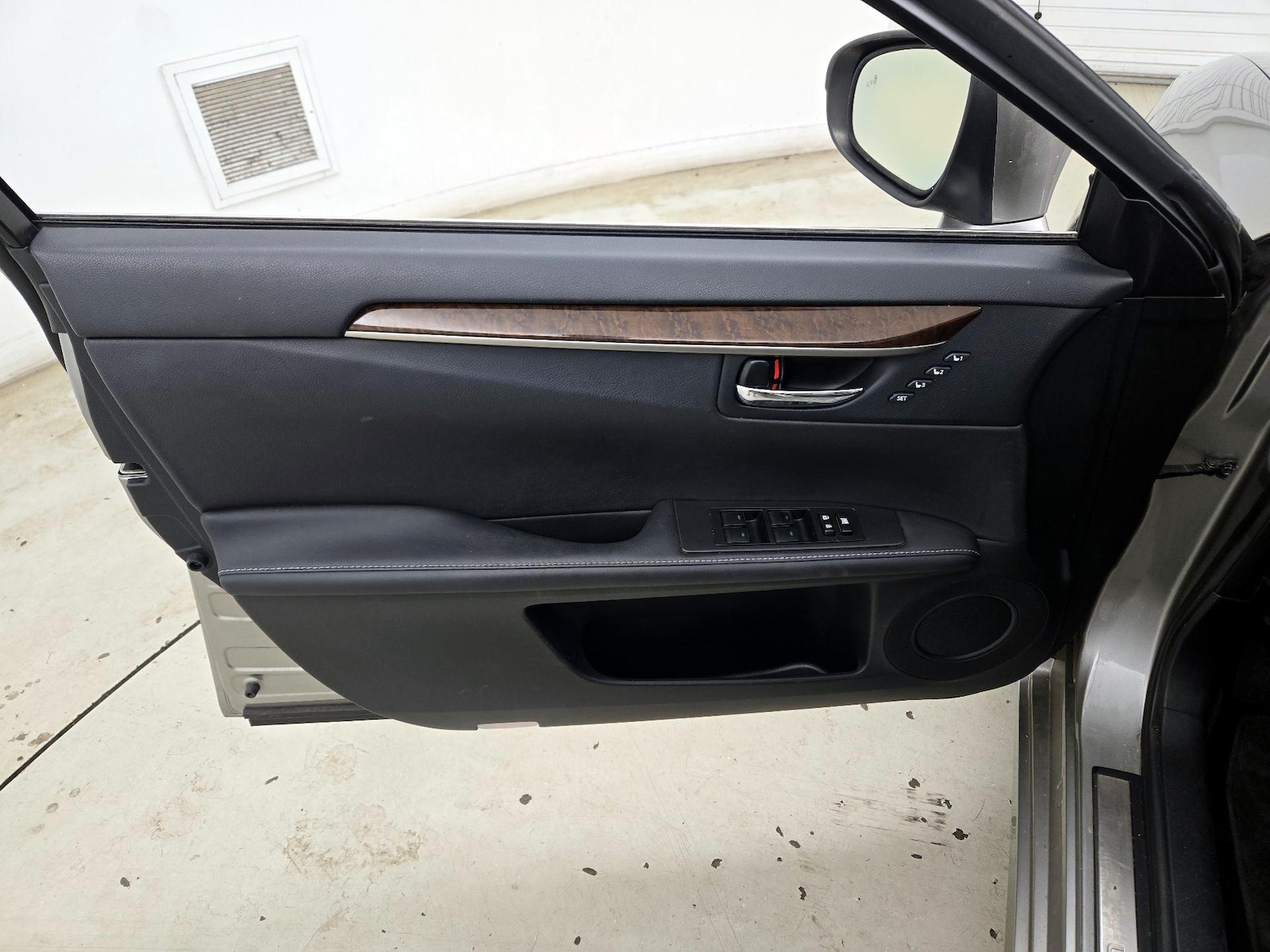 2015 Lexus ES 350 - Photo 13
