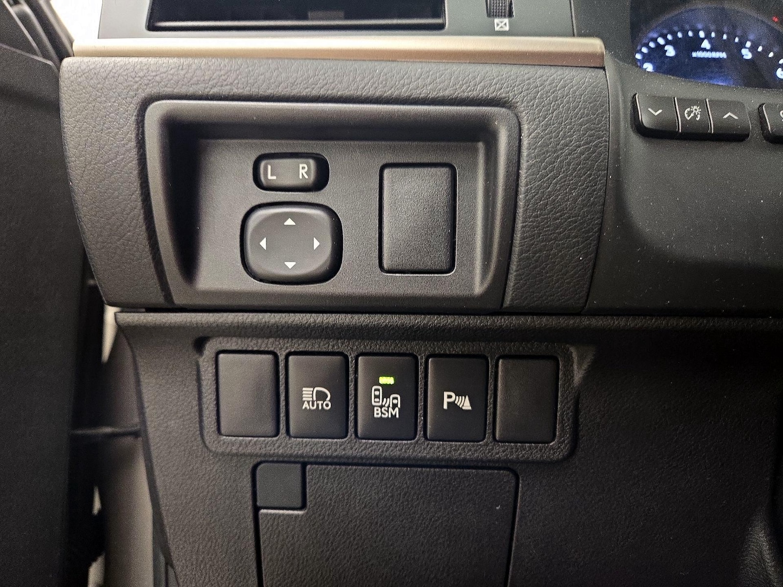 2015 Lexus ES 350 - Photo 14