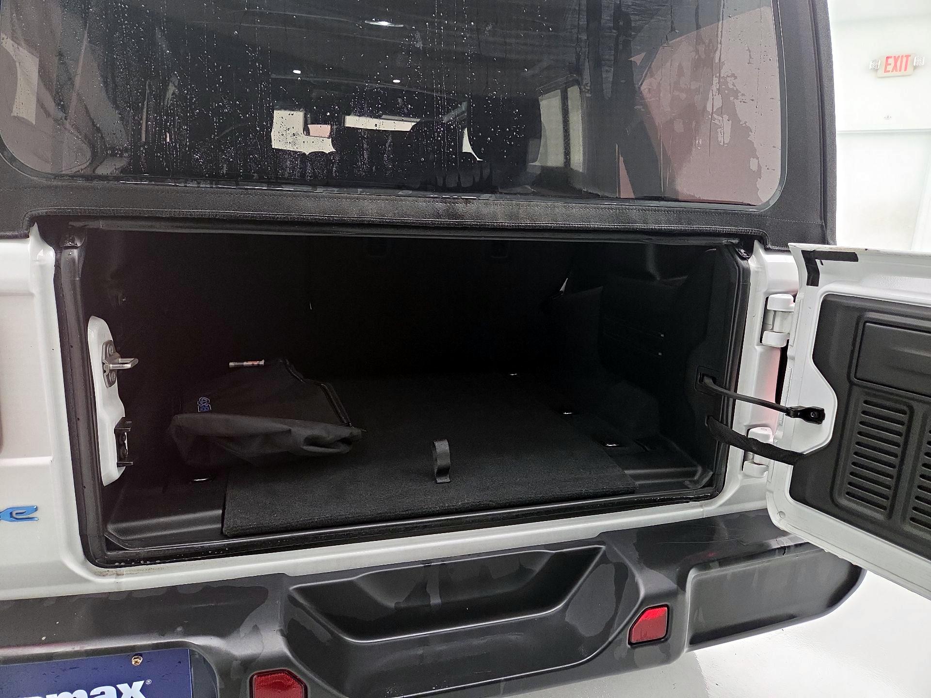 Trunk/Cargo (Seats Up)