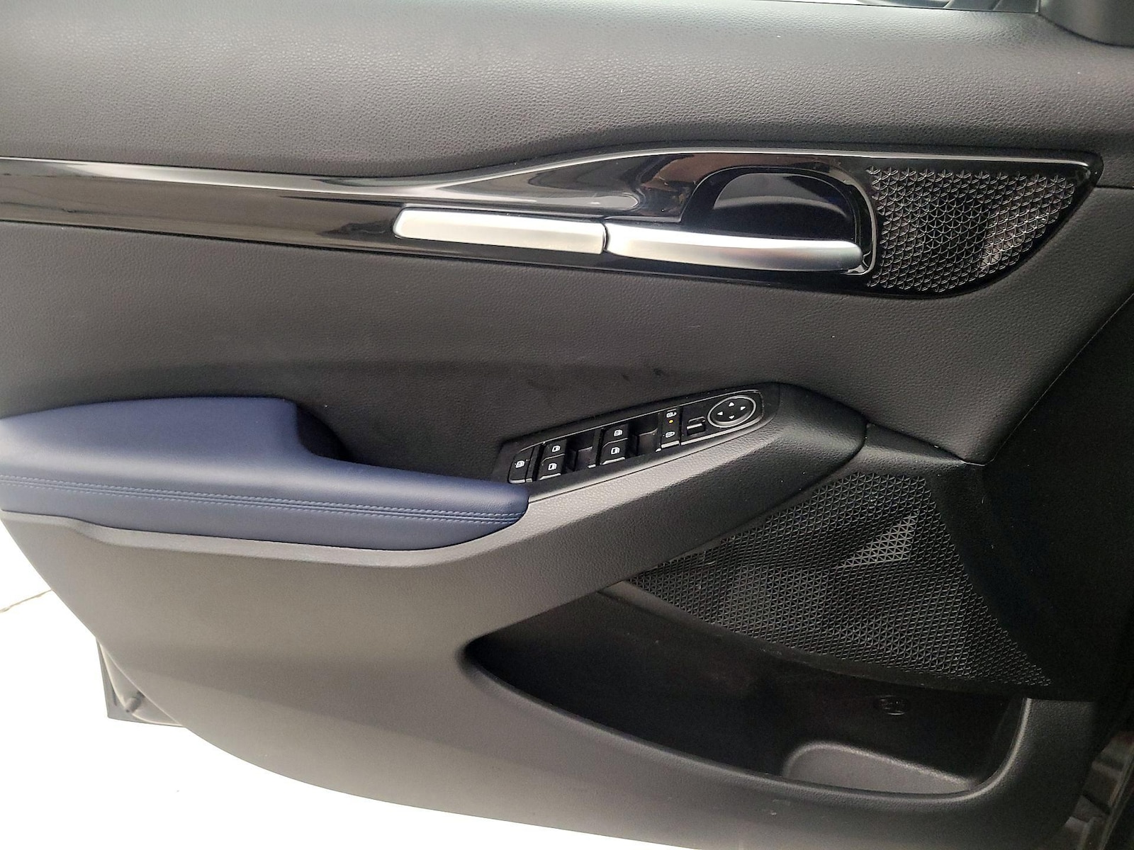 2025 Kia Seltos S - Photo 13