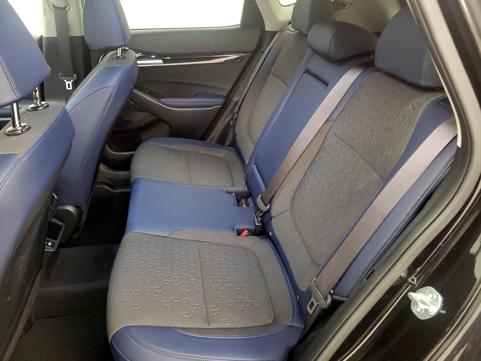 2025 Kia Seltos S - Photo 21