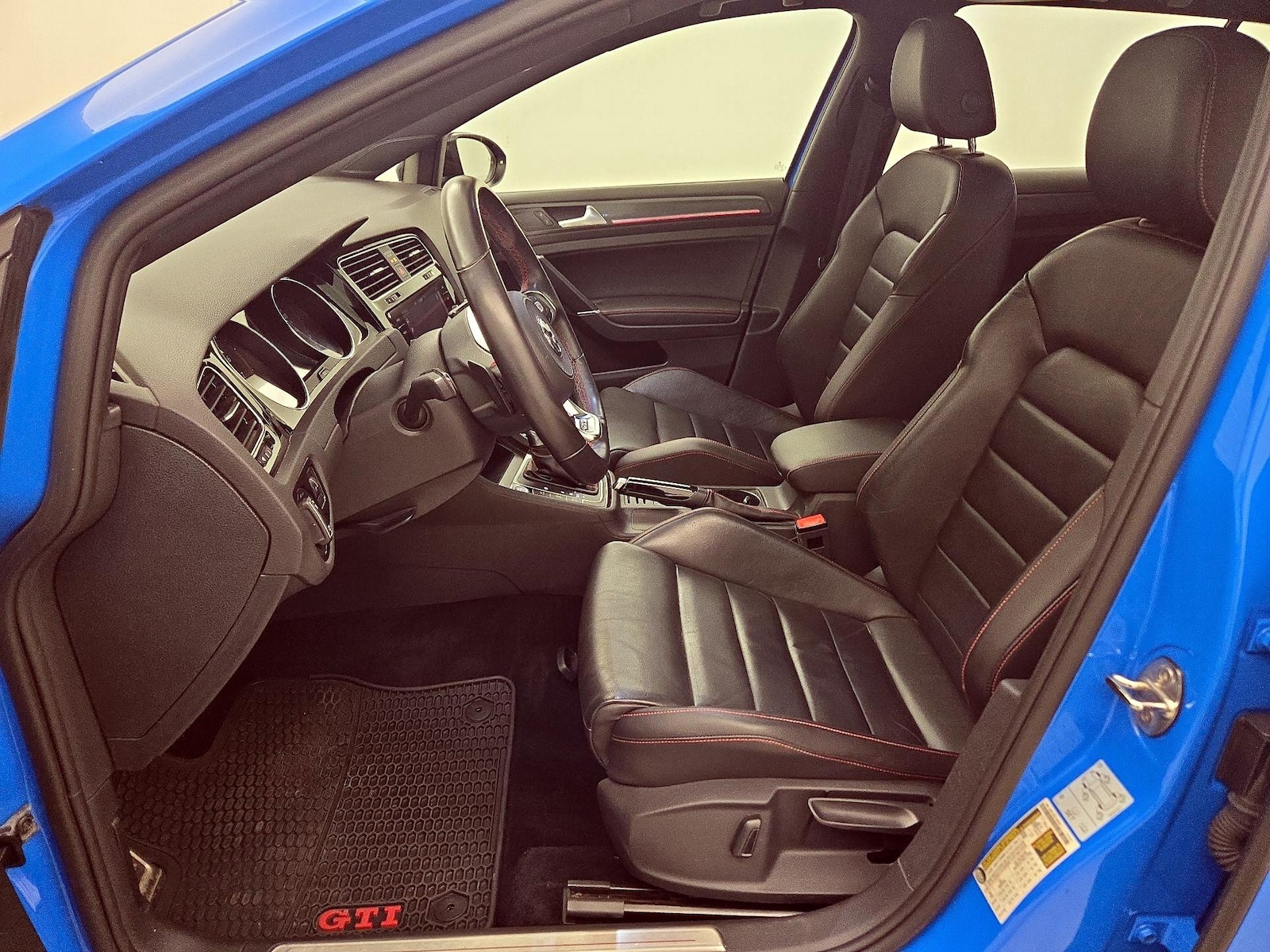 2021 Volkswagen Golf GTI SE - Photo 12