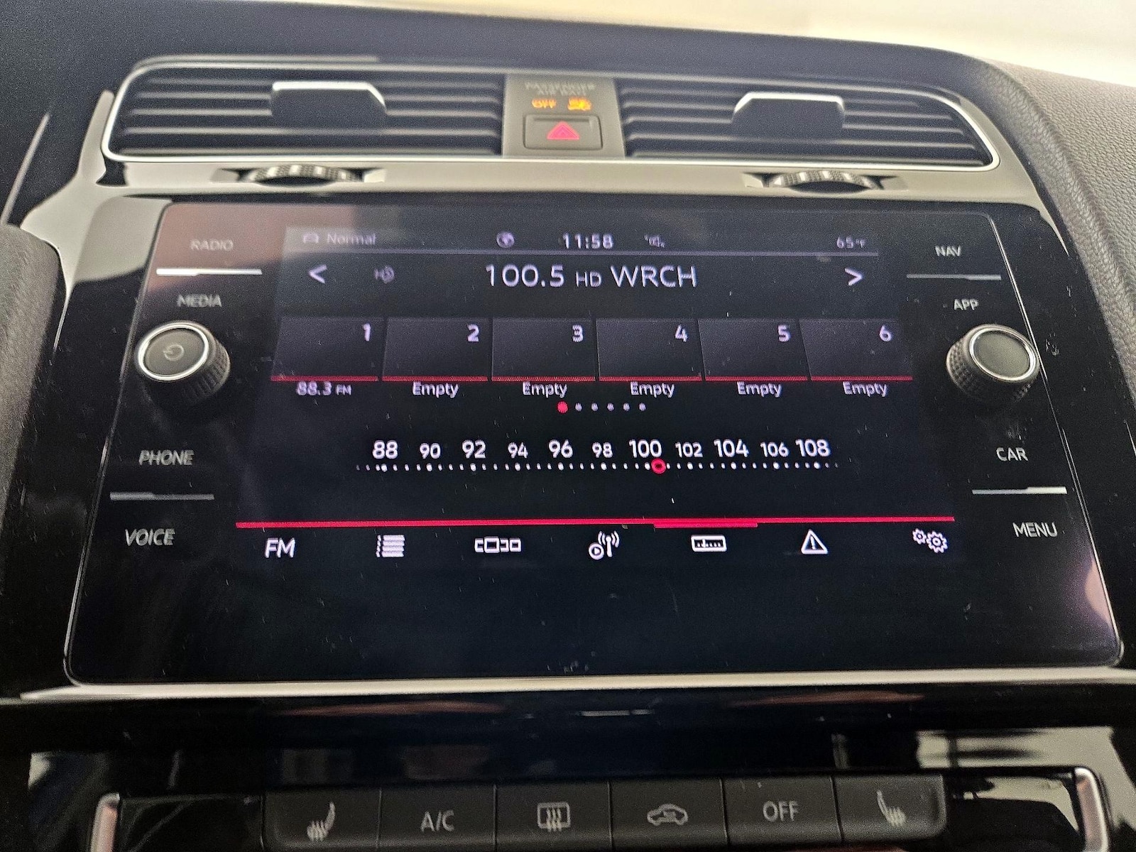 2021 Volkswagen Golf GTI SE - Photo 17