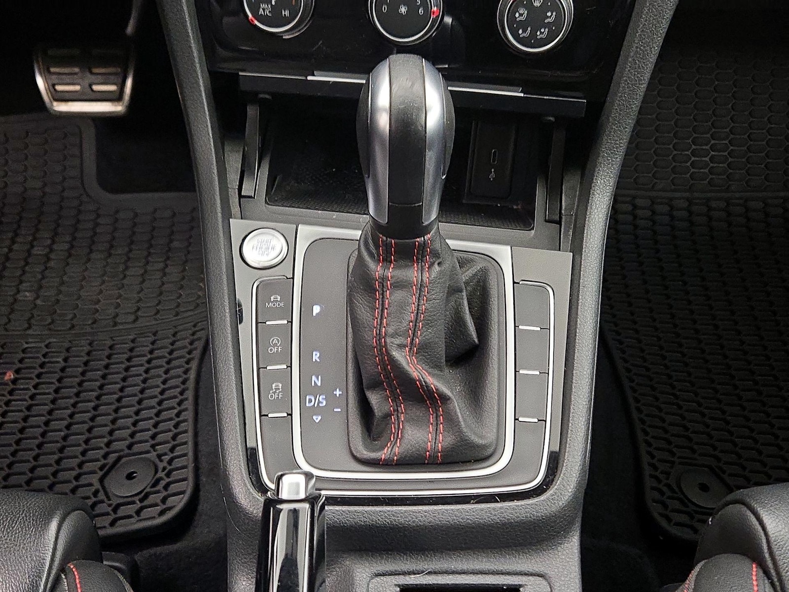 2021 Volkswagen Golf GTI SE - Photo 19
