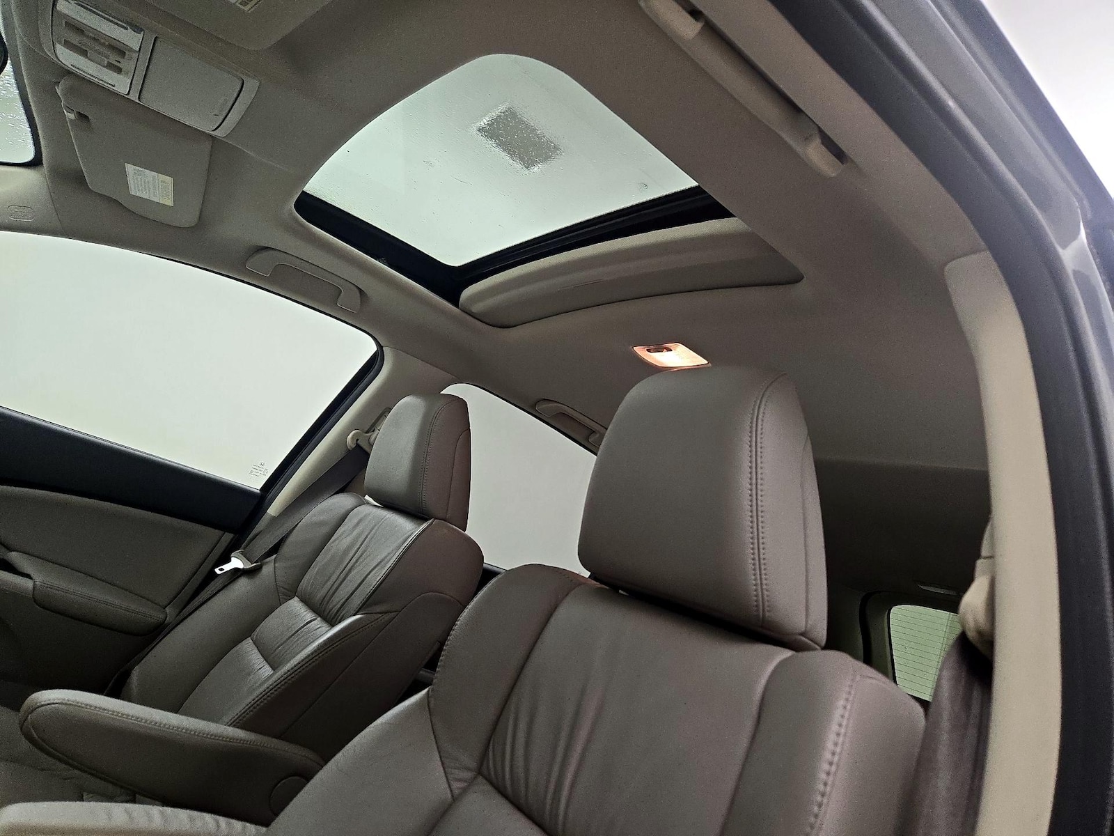Sunroof(s) & Overhead Airbags