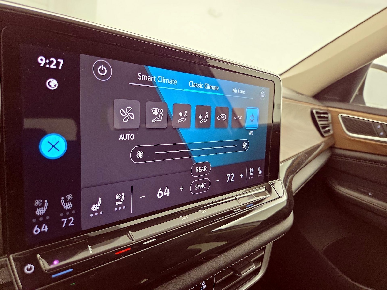2025 Volkswagen Atlas SE w/Tech - Photo 17