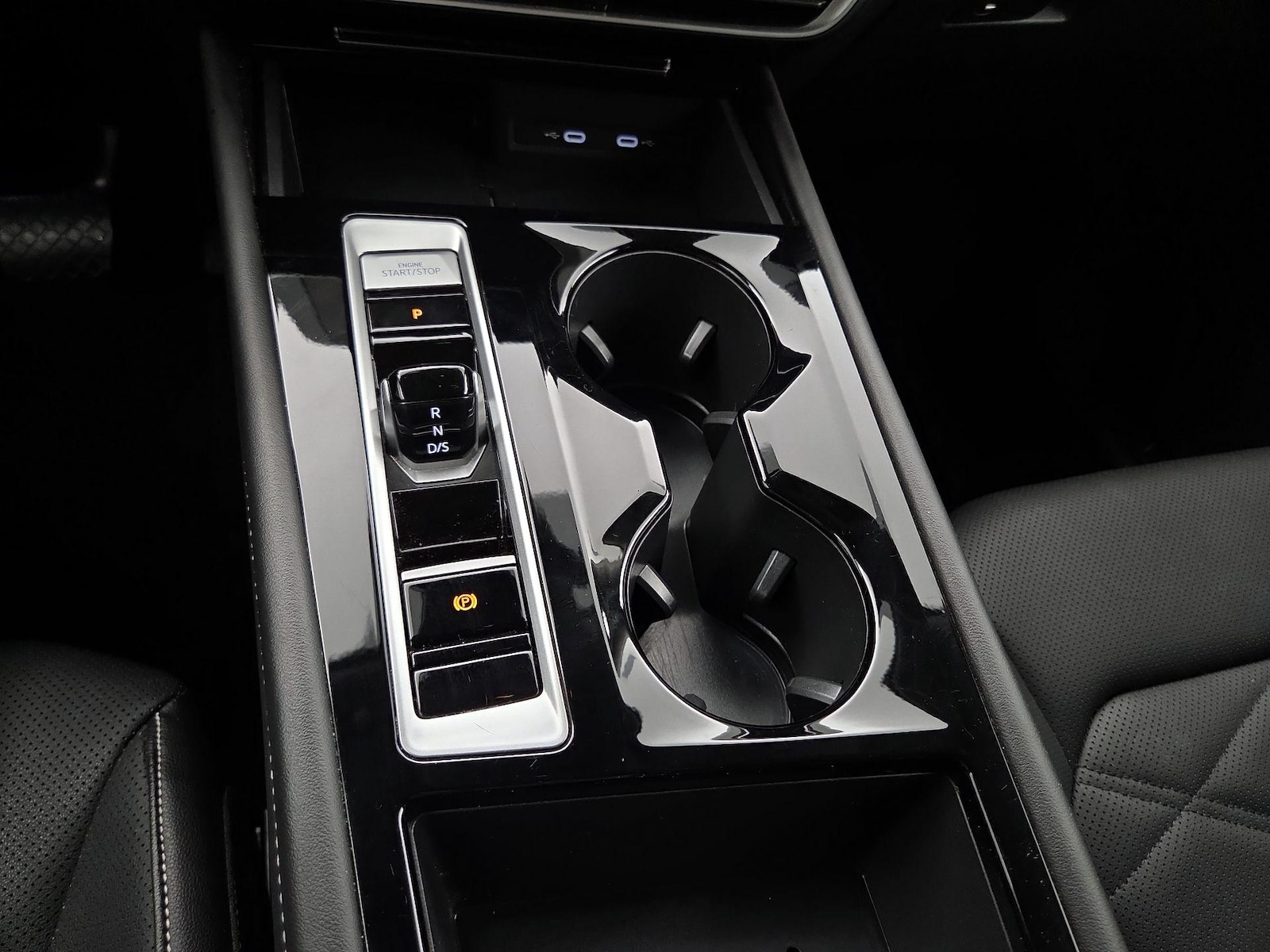 2025 Volkswagen Atlas SE w/Tech - Photo 18