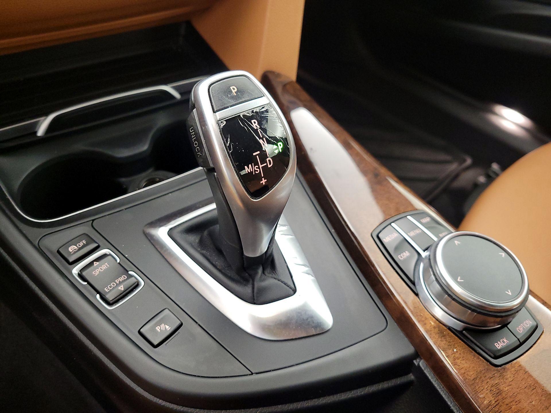 Thumbnail: 2018 BMW 3 Series - 18