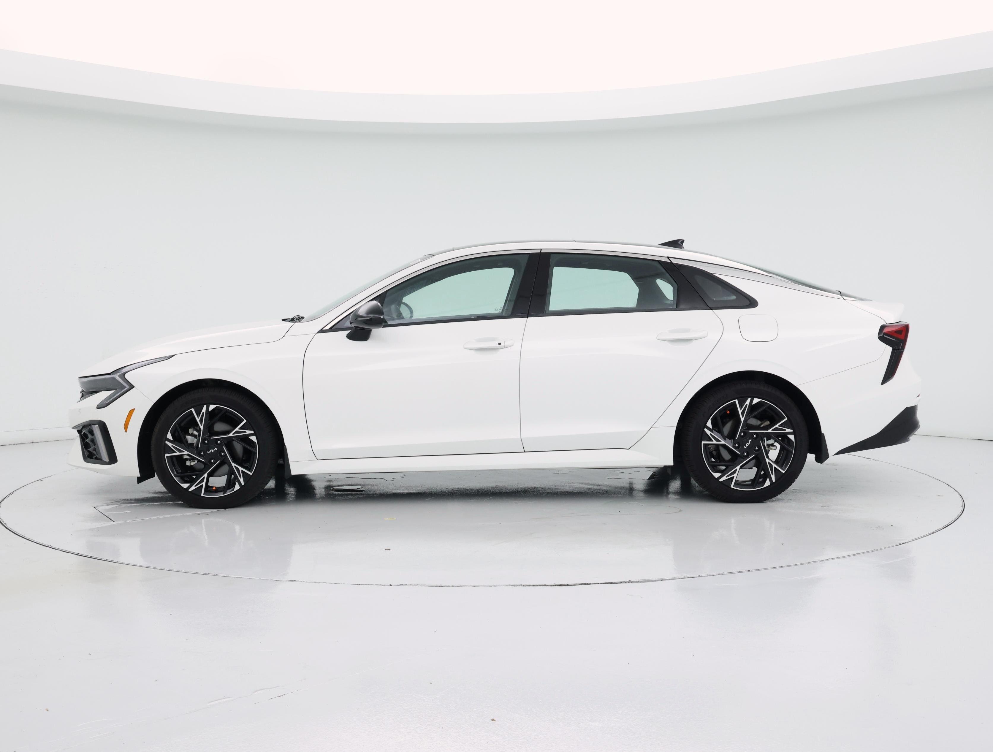 Thumbnail: 2025 Kia K5 - 3