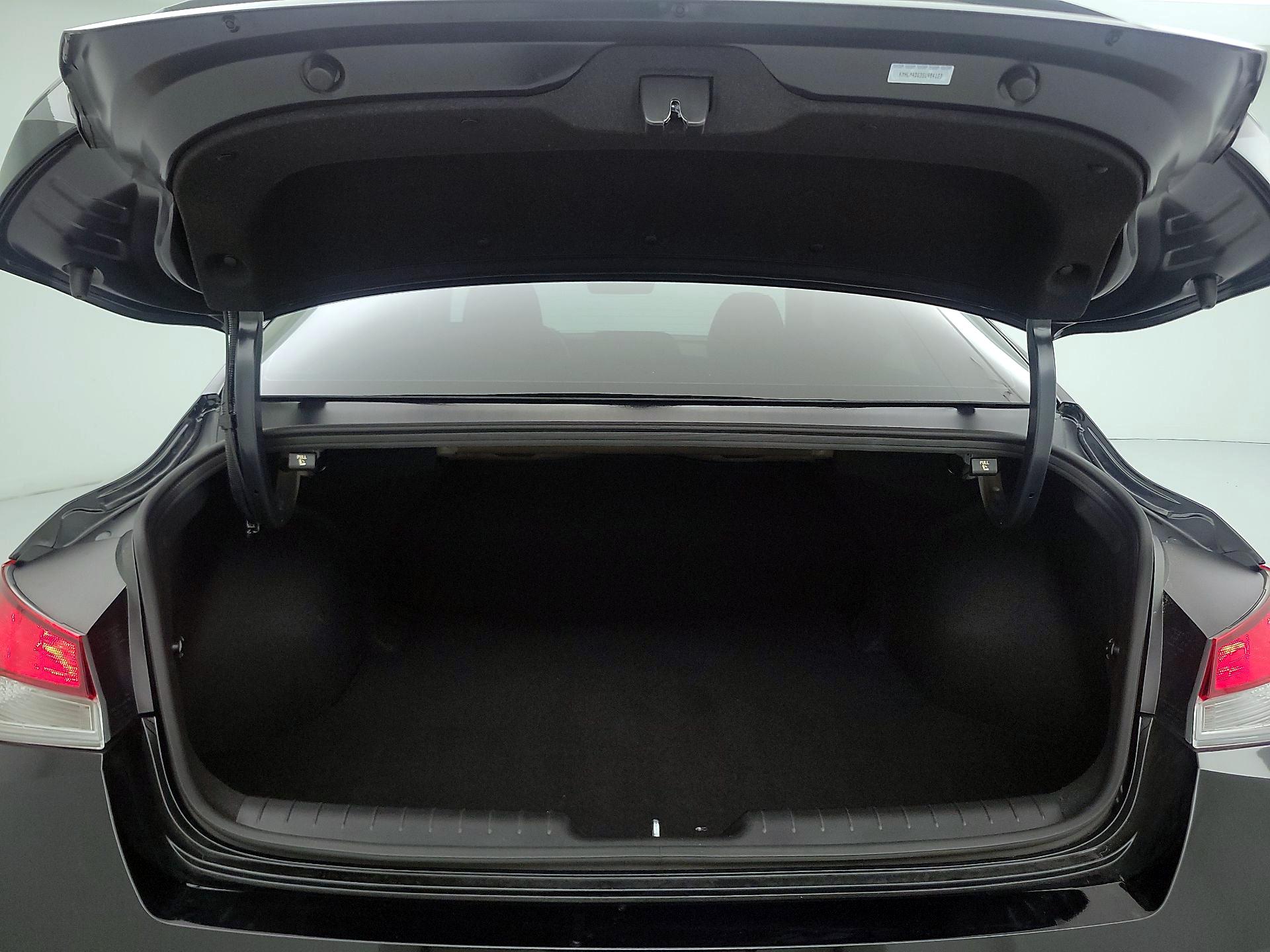 Thumbnail: 2025 Hyundai Elantra - 20