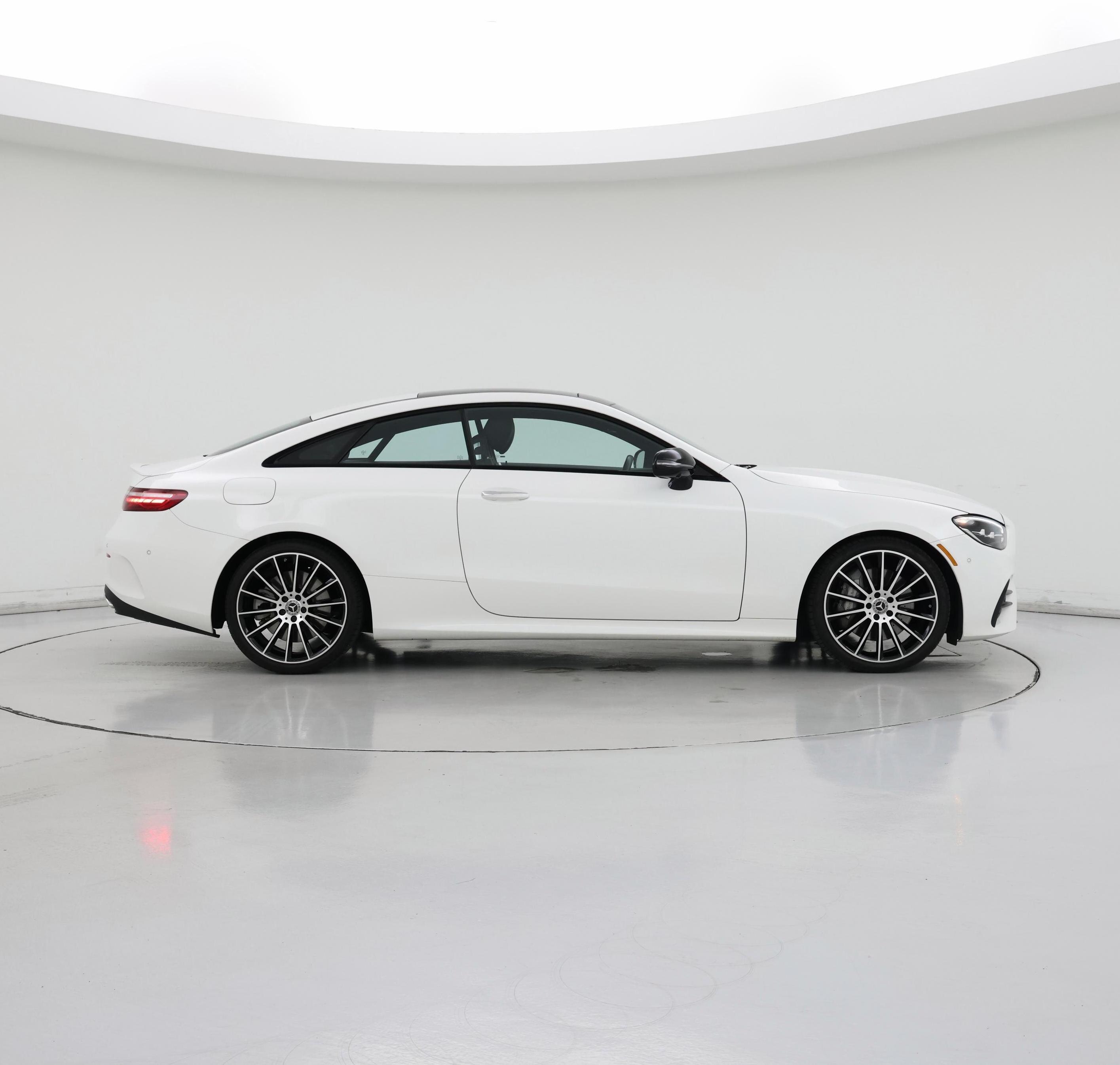Thumbnail: 2022 Mercedes-Benz E-Class - 7