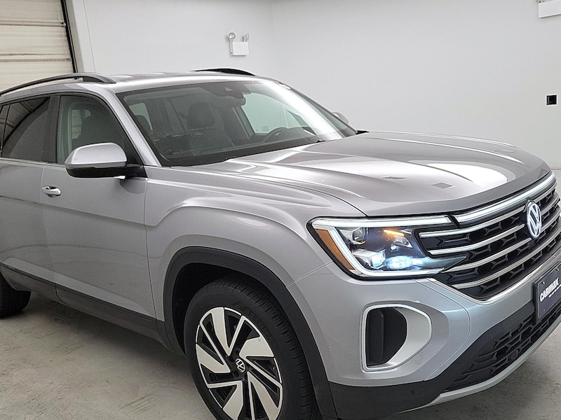 2025 Volkswagen Atlas SE w/Tech