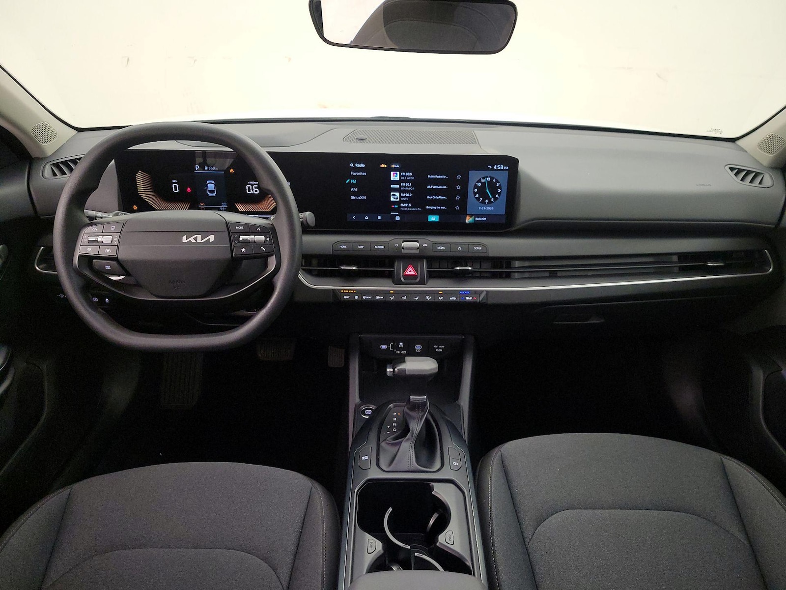 2025 Kia K4 LXS - Photo 10