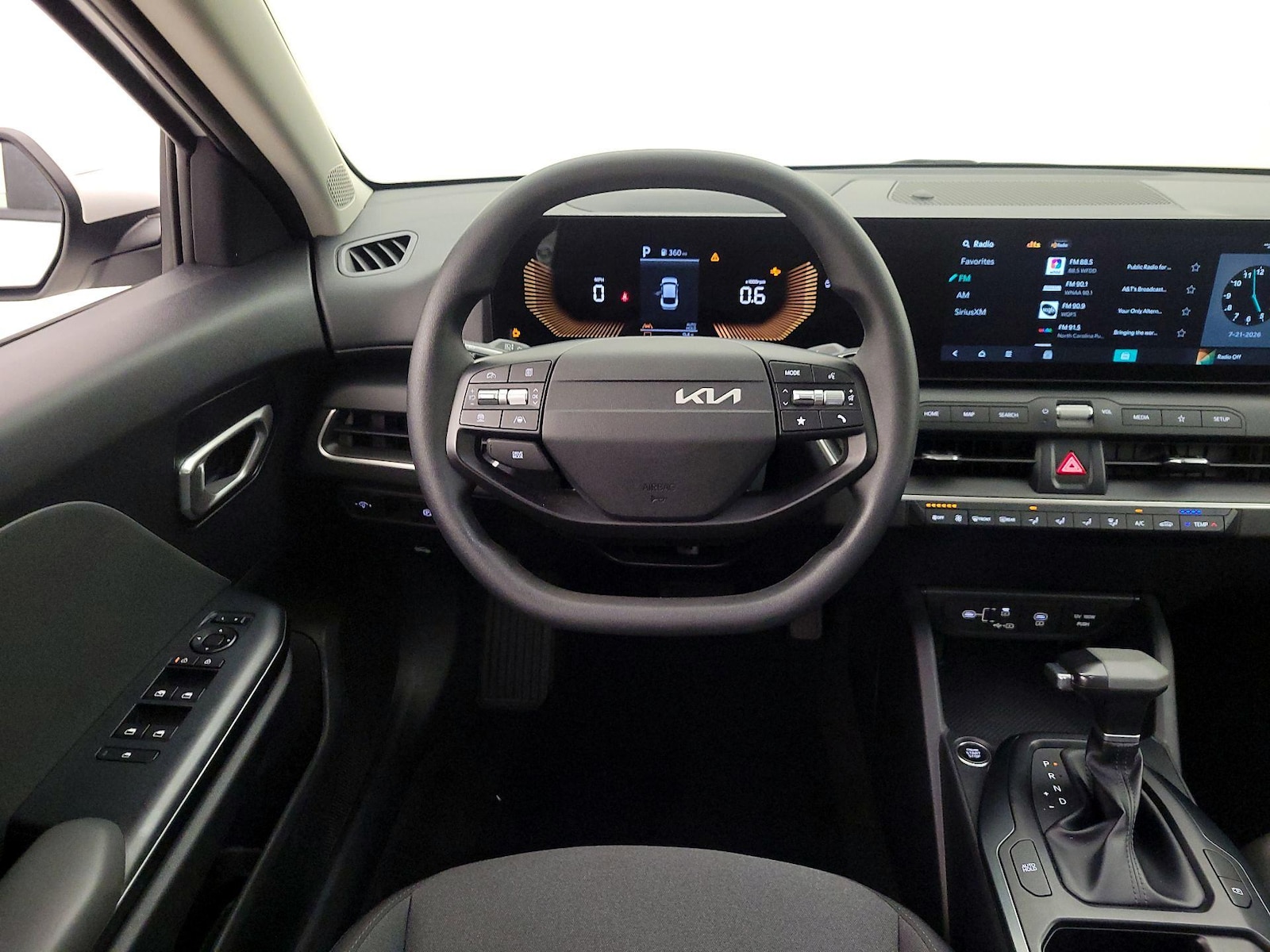 2025 Kia K4 LXS - Photo 11