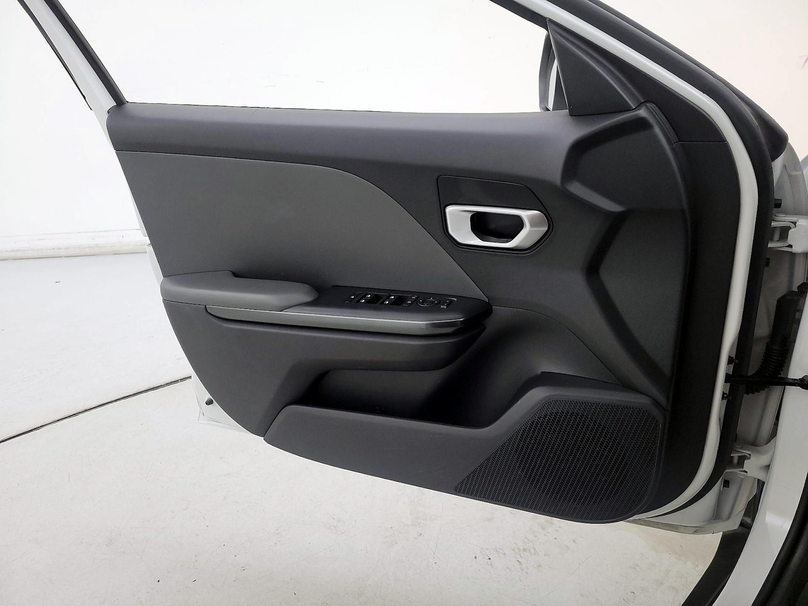 2025 Kia K4 LXS - Photo 13