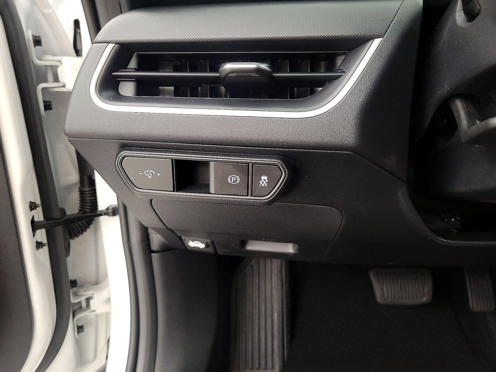 2025 Kia K4 LXS - Photo 14