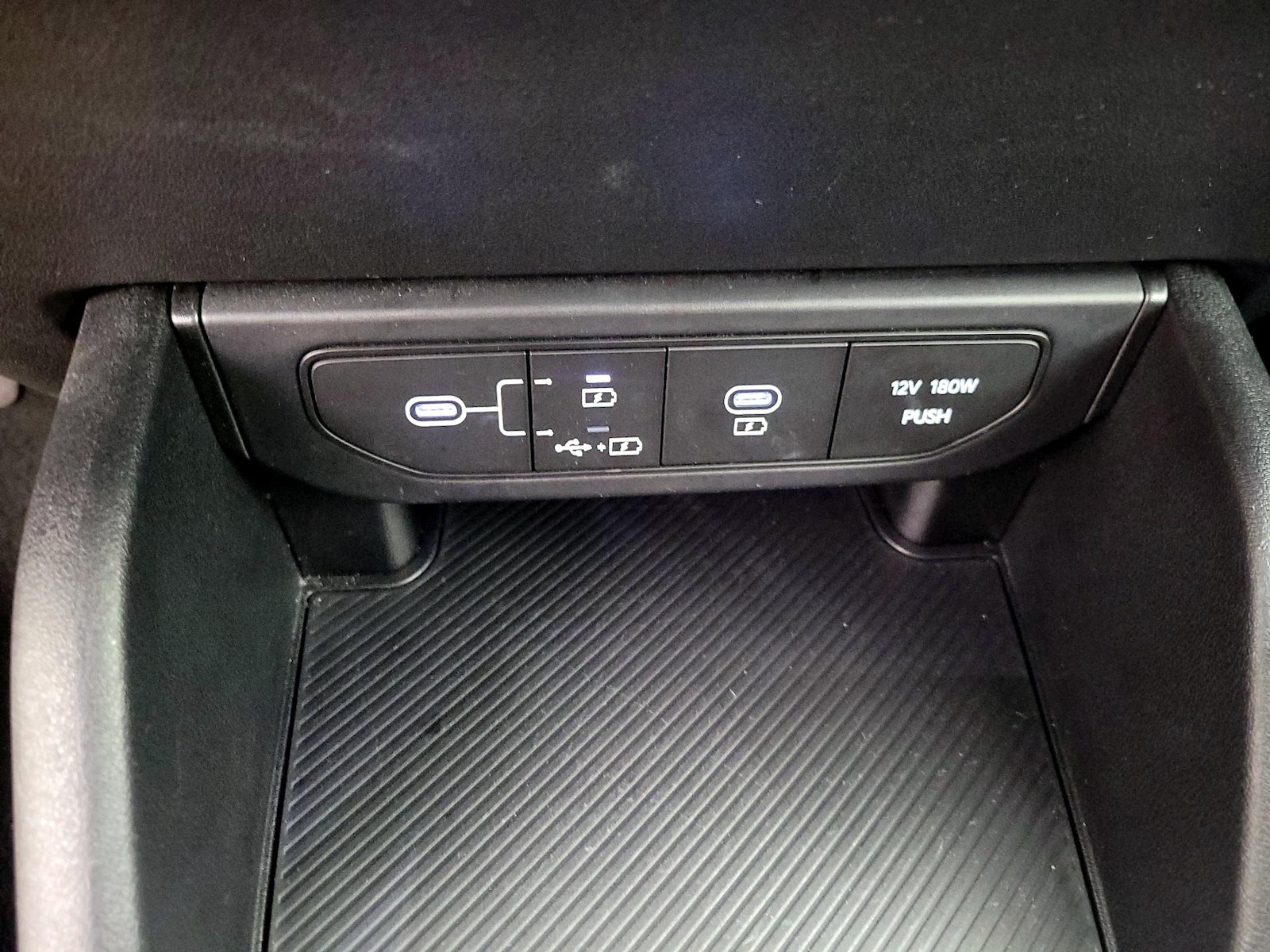 2025 Kia K4 LXS - Photo 19