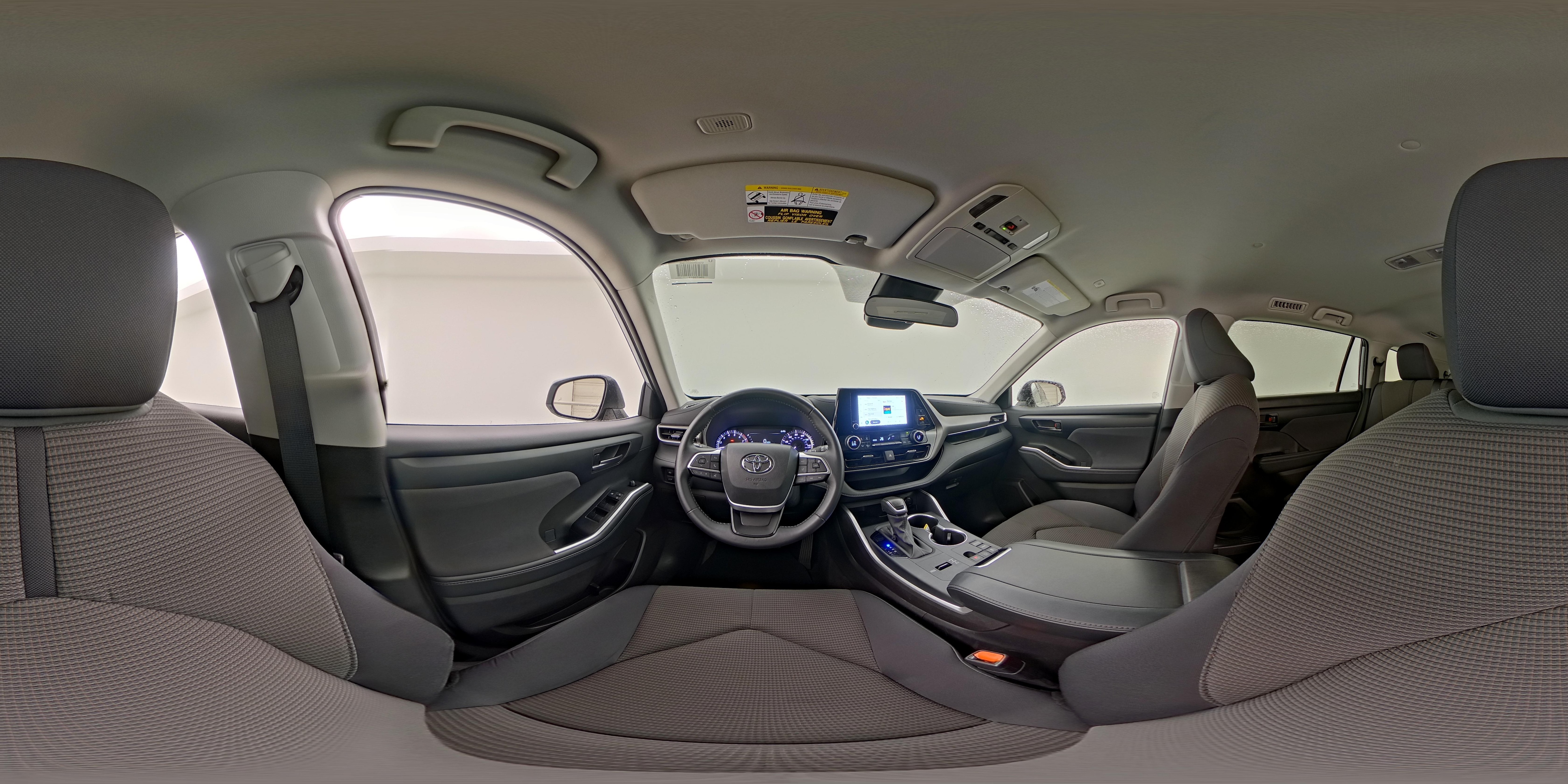 2025 Toyota Highlander LE - Photo 27