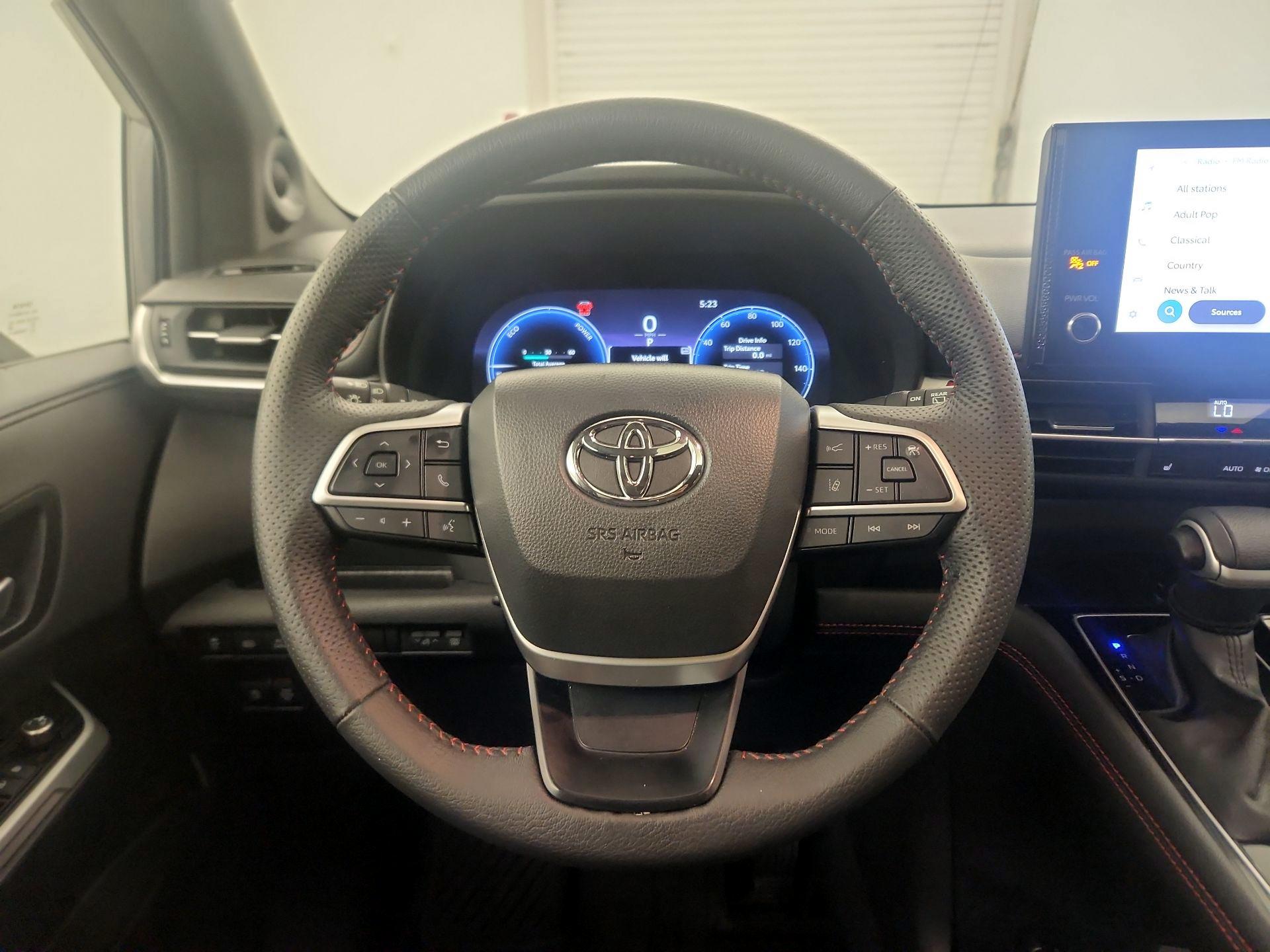 Thumbnail: 2026 Toyota Sienna - 10