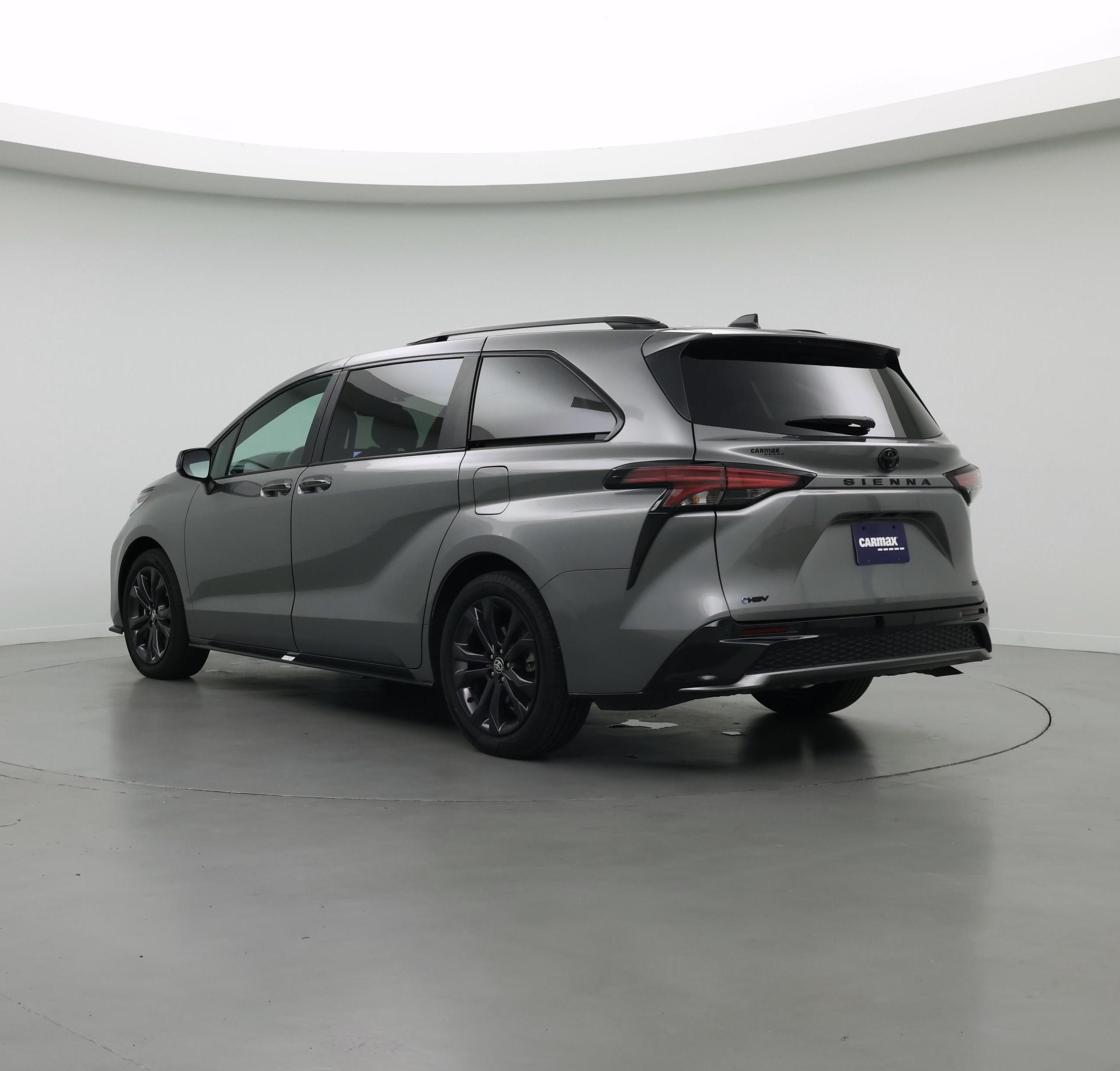 Thumbnail: 2026 Toyota Sienna - 2