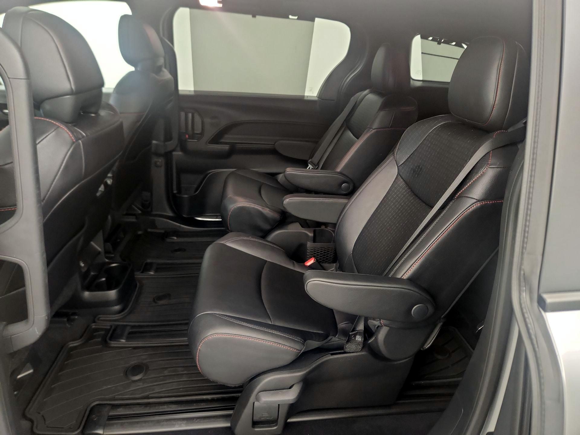 Thumbnail: 2026 Toyota Sienna - 20
