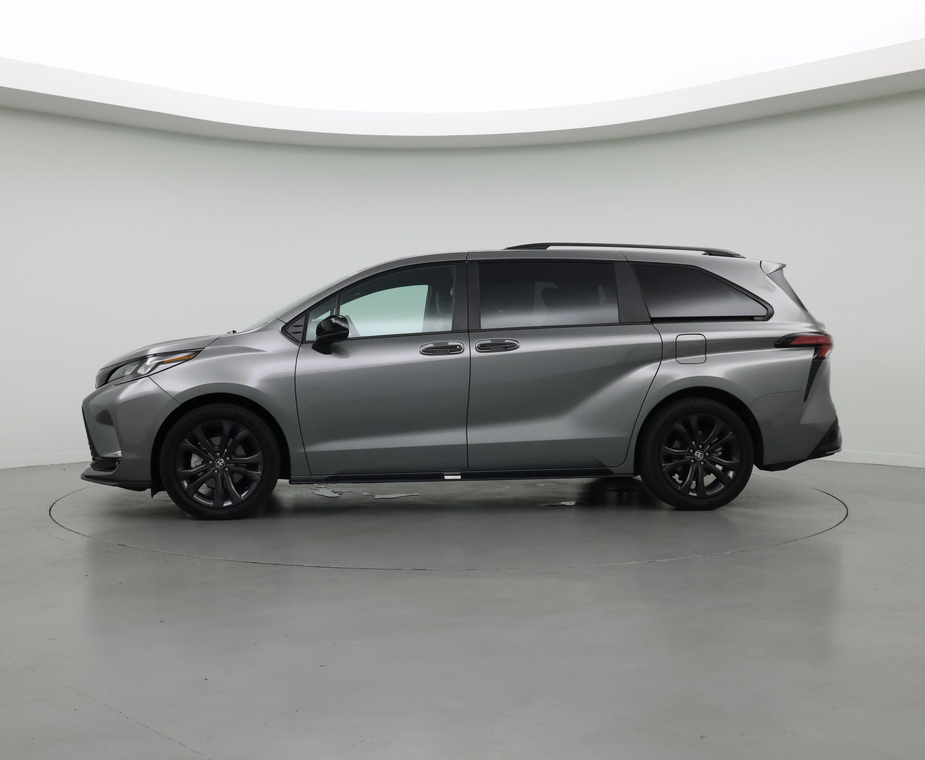 Thumbnail: 2026 Toyota Sienna - 3
