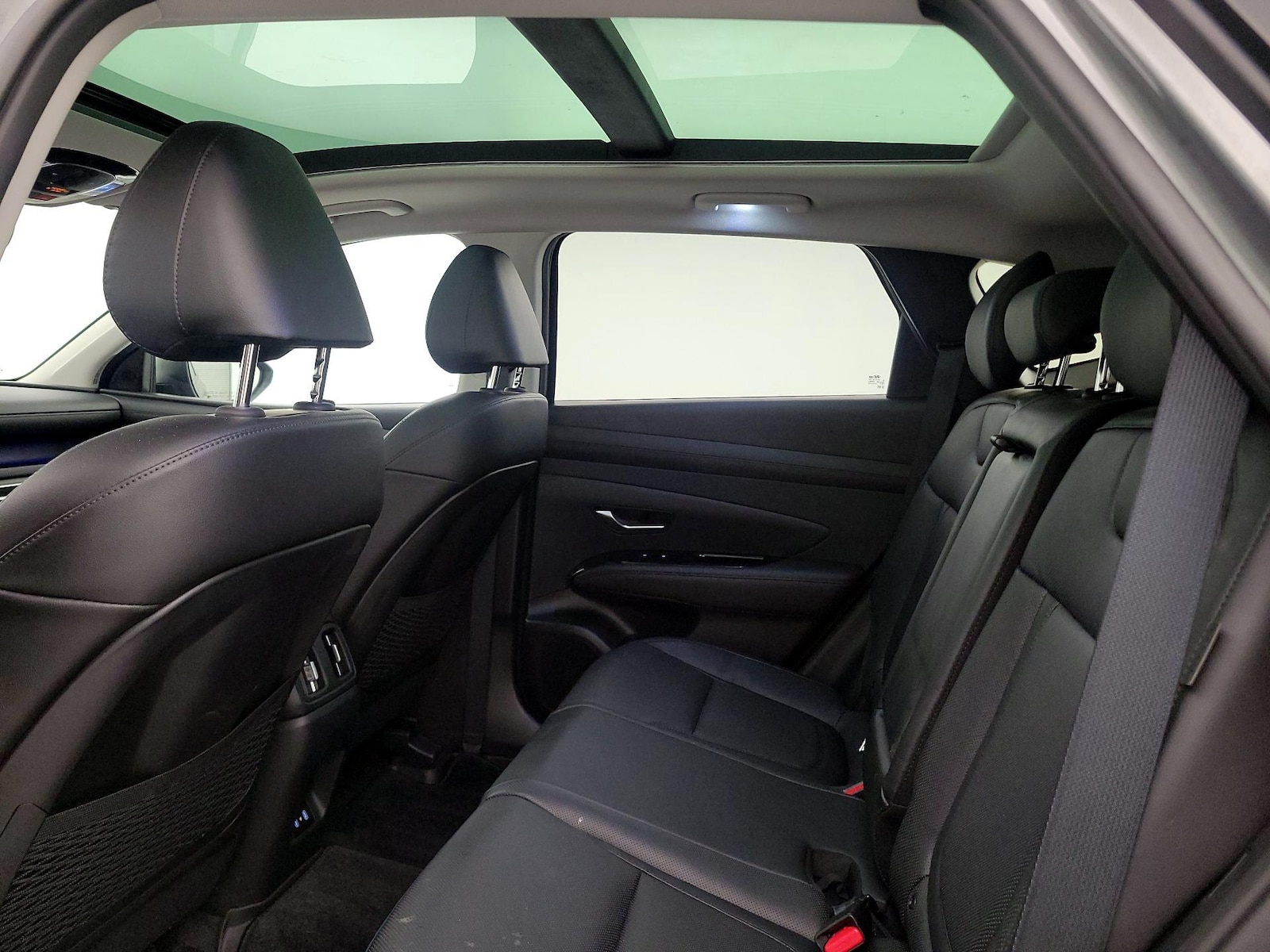 2025 Hyundai Tucson Limited - Photo 21