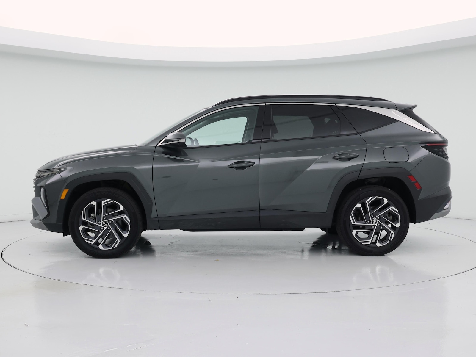 2025 Hyundai Tucson Limited - Photo 4