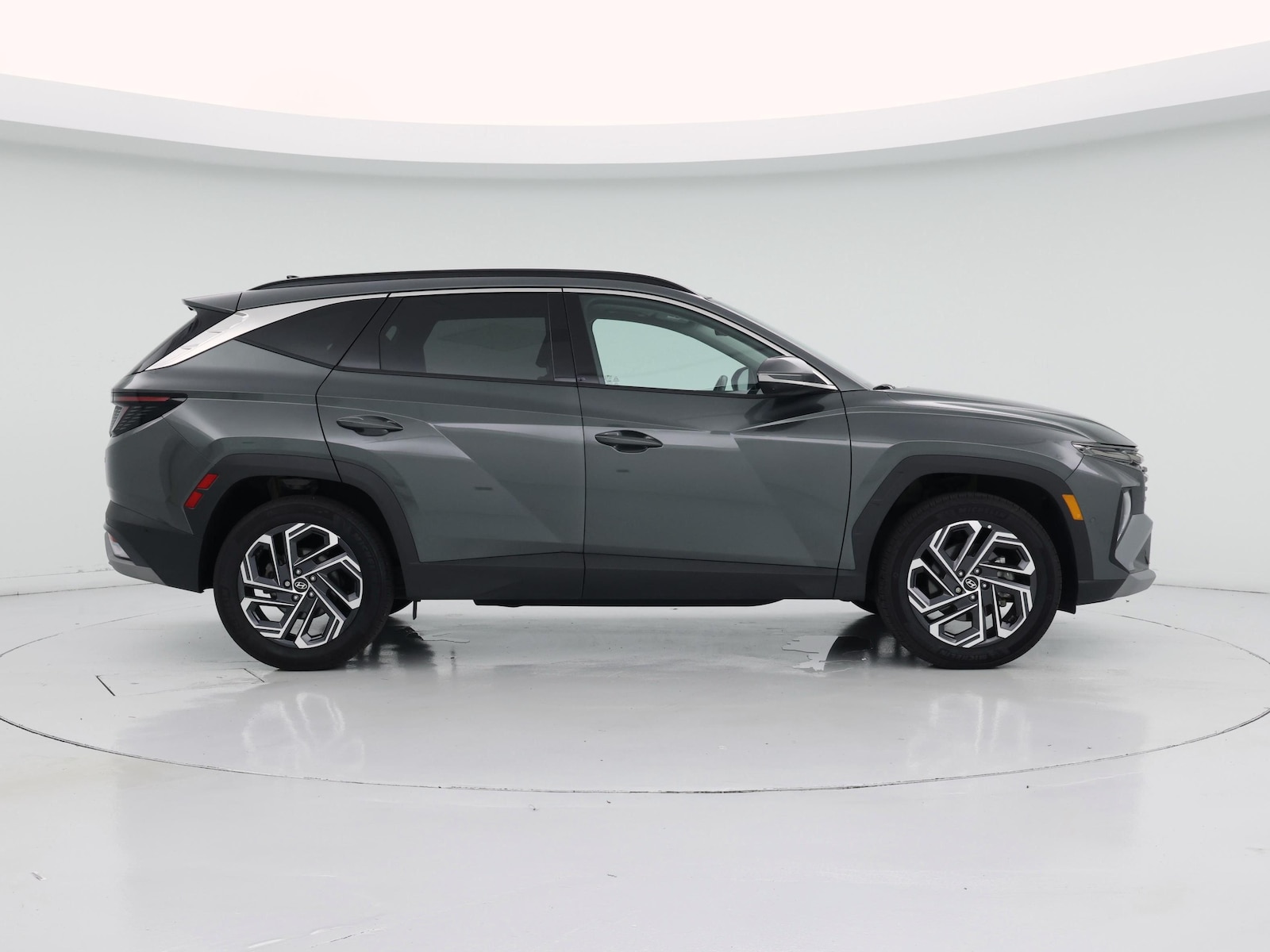 2025 Hyundai Tucson Limited - Photo 8