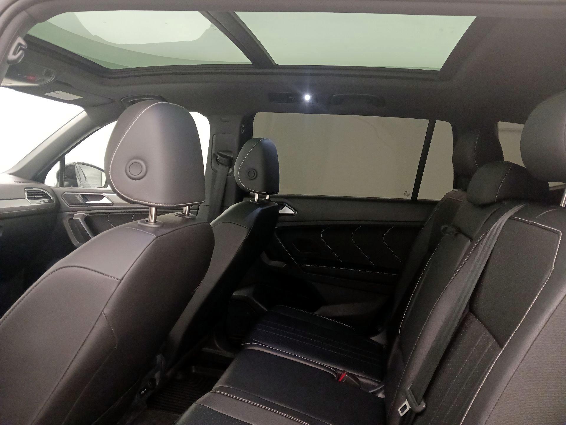 Thumbnail: 2024 Volkswagen Tiguan - 19