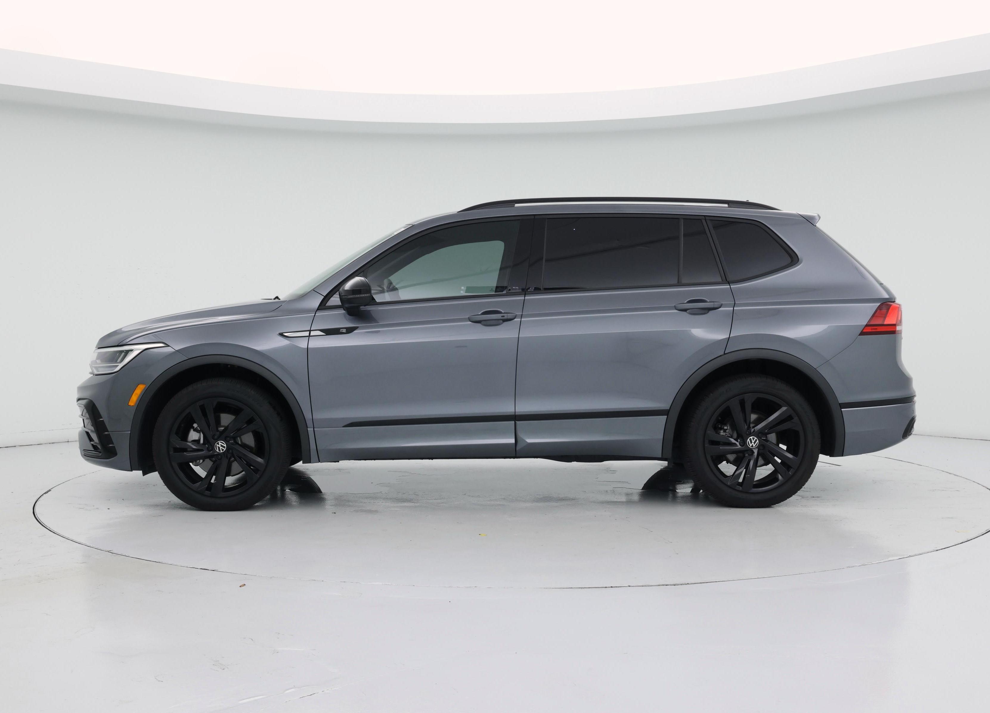 Thumbnail: 2024 Volkswagen Tiguan - 3