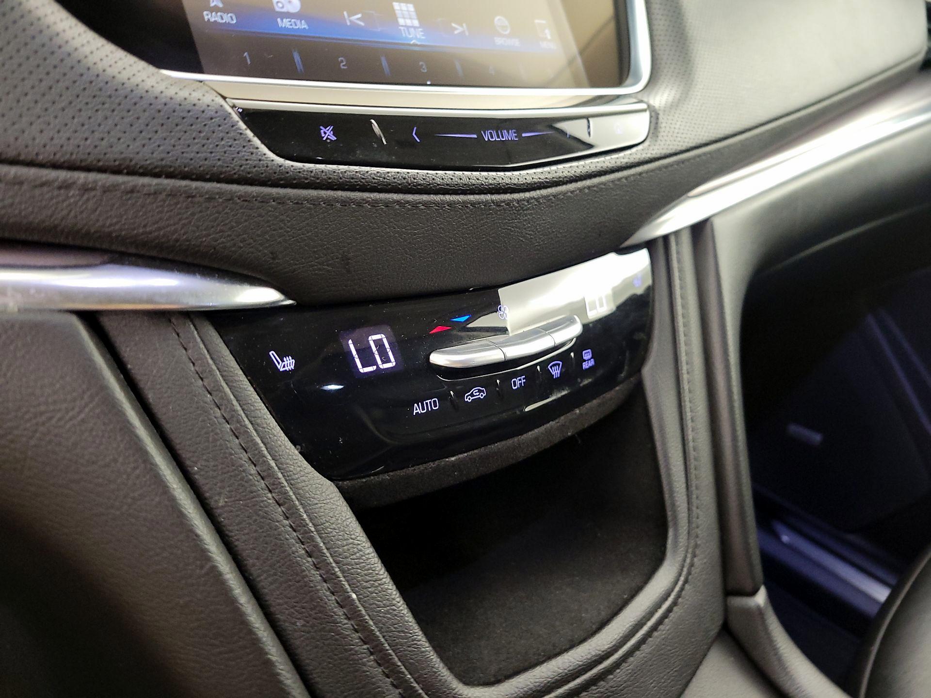 Thumbnail: 2018 Cadillac XT5 - 16