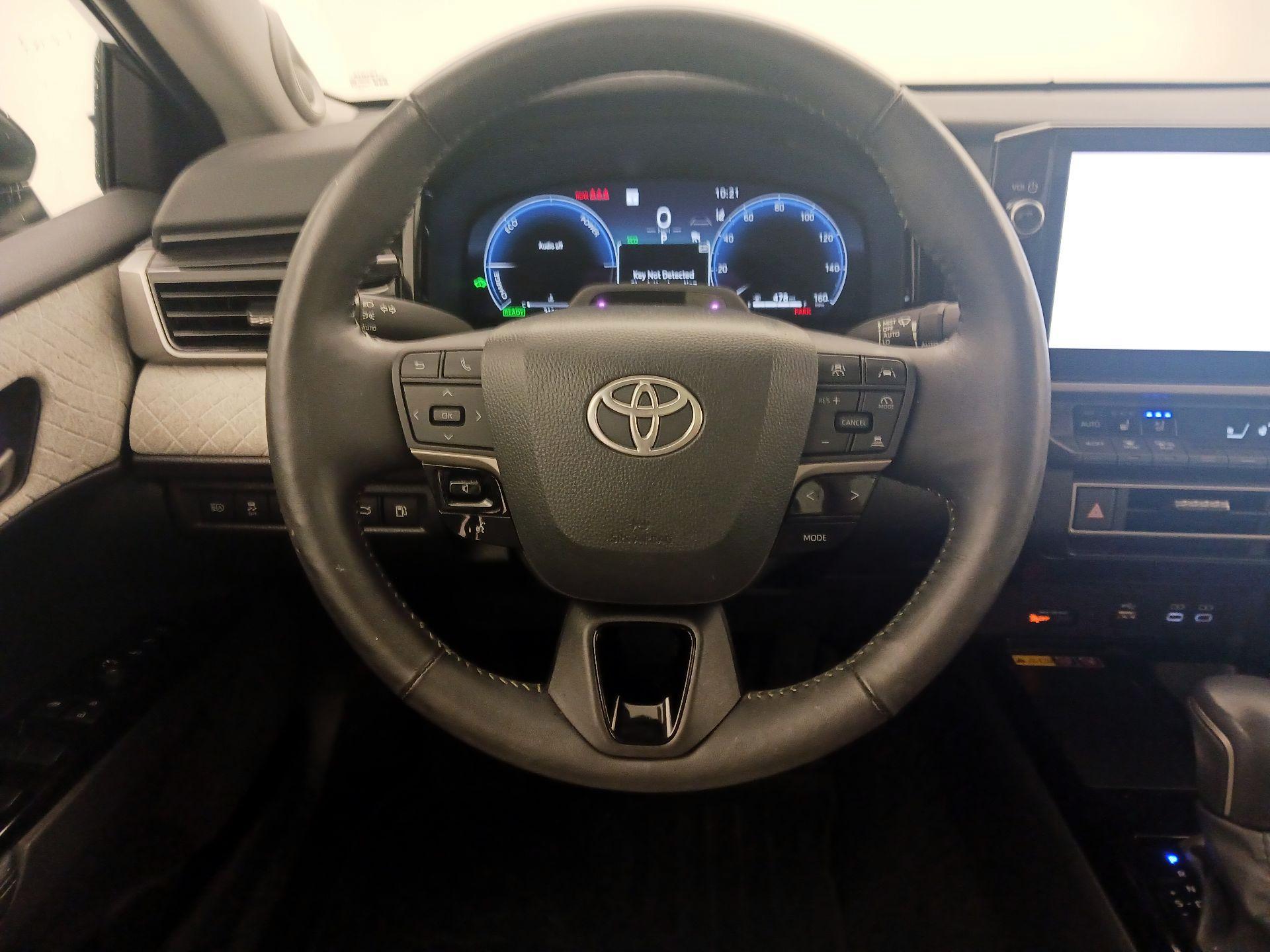 Thumbnail: 2025 Toyota Camry - 10