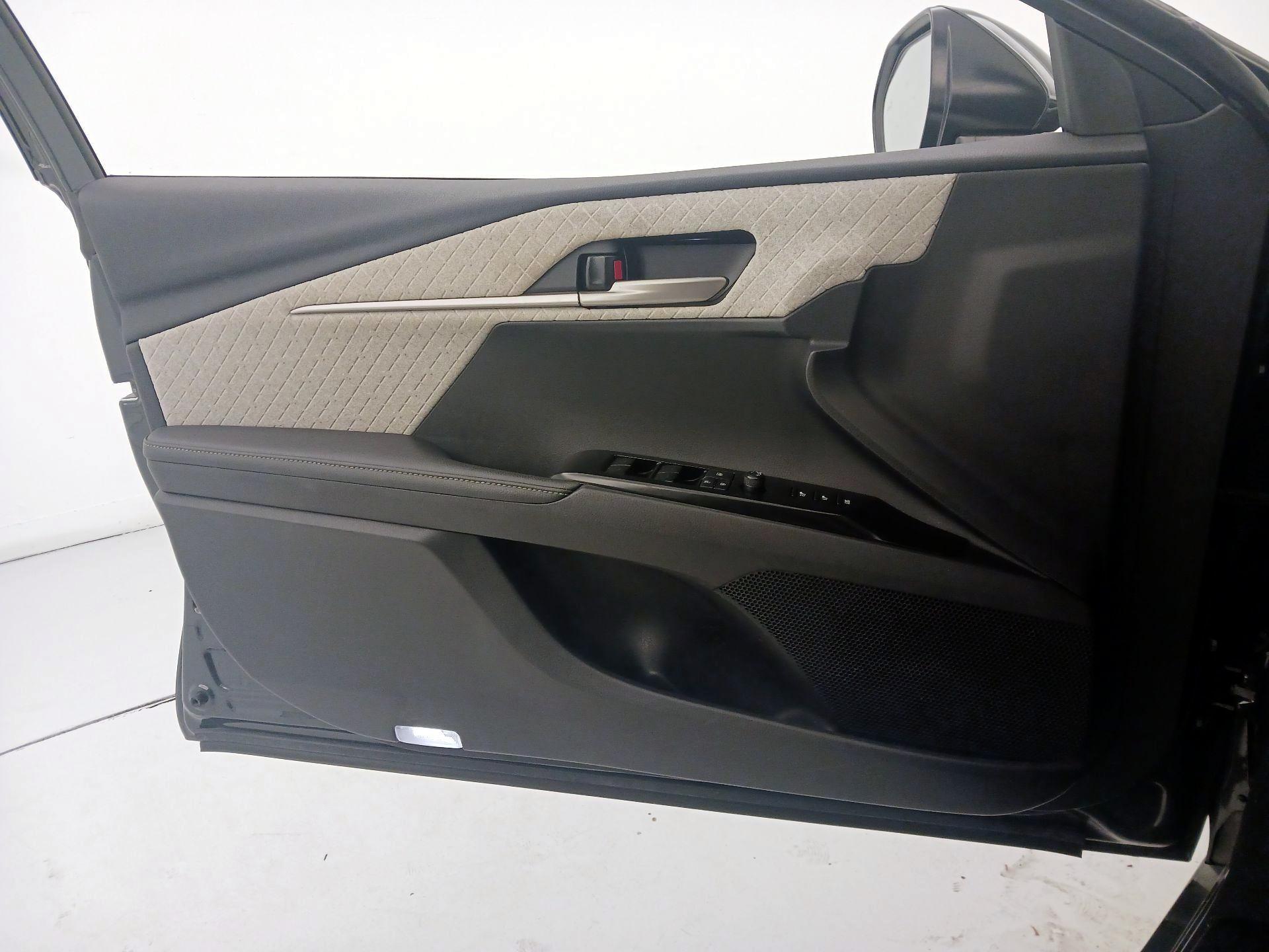 Thumbnail: 2025 Toyota Camry - 12