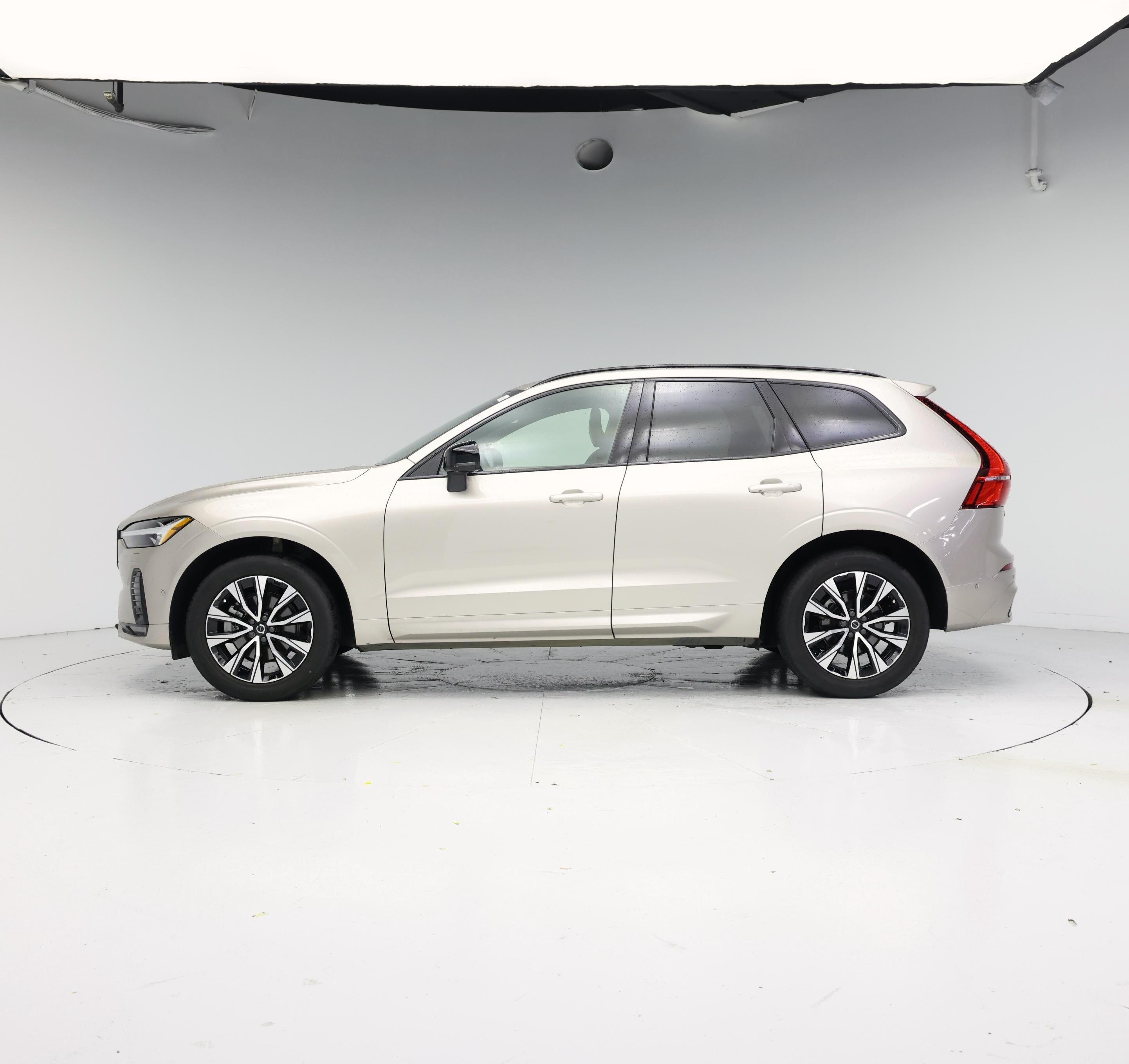 Thumbnail: 2024 Volvo XC60 - 3
