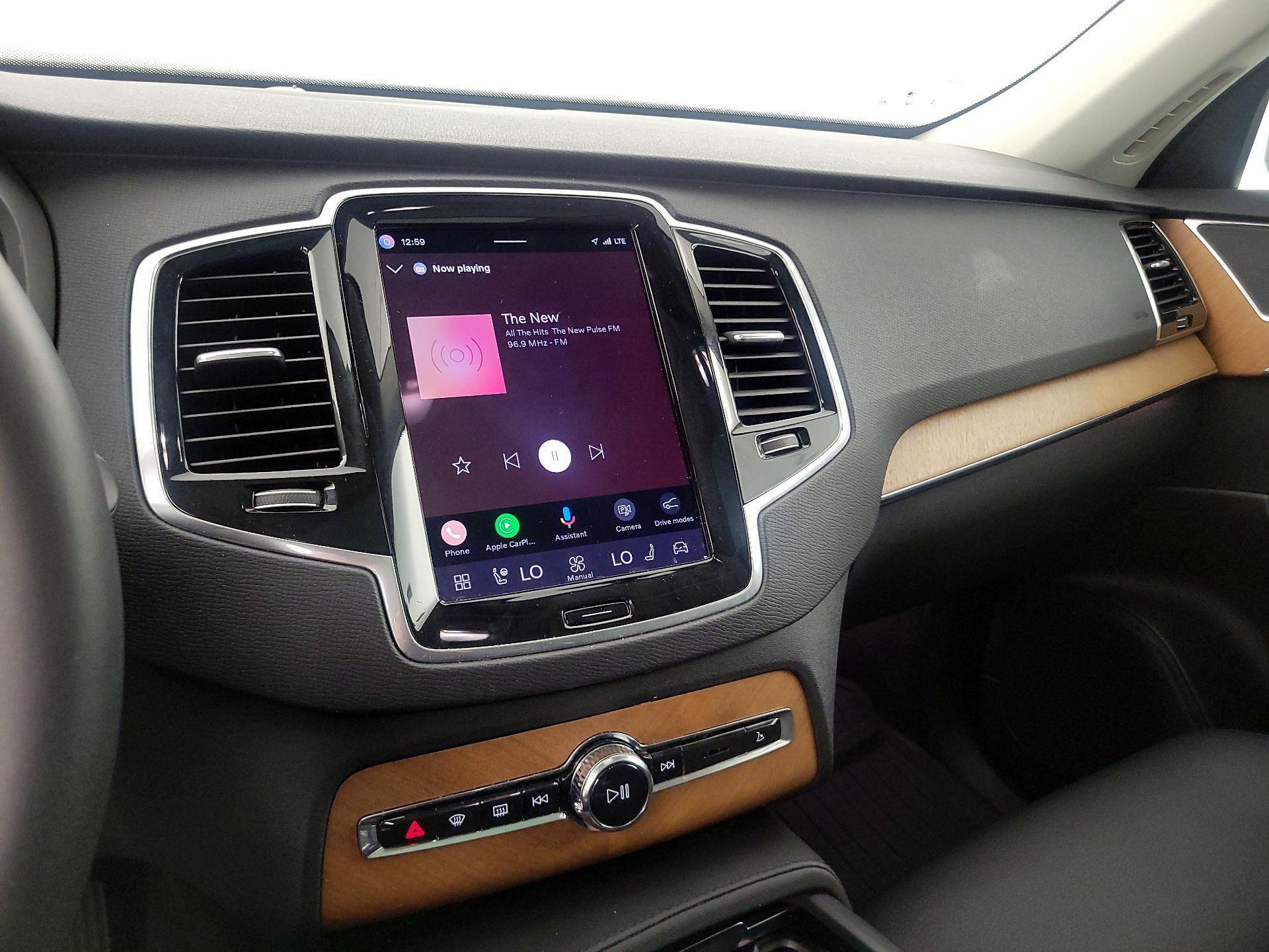 Thumbnail: 2023 Volvo XC90 - 16