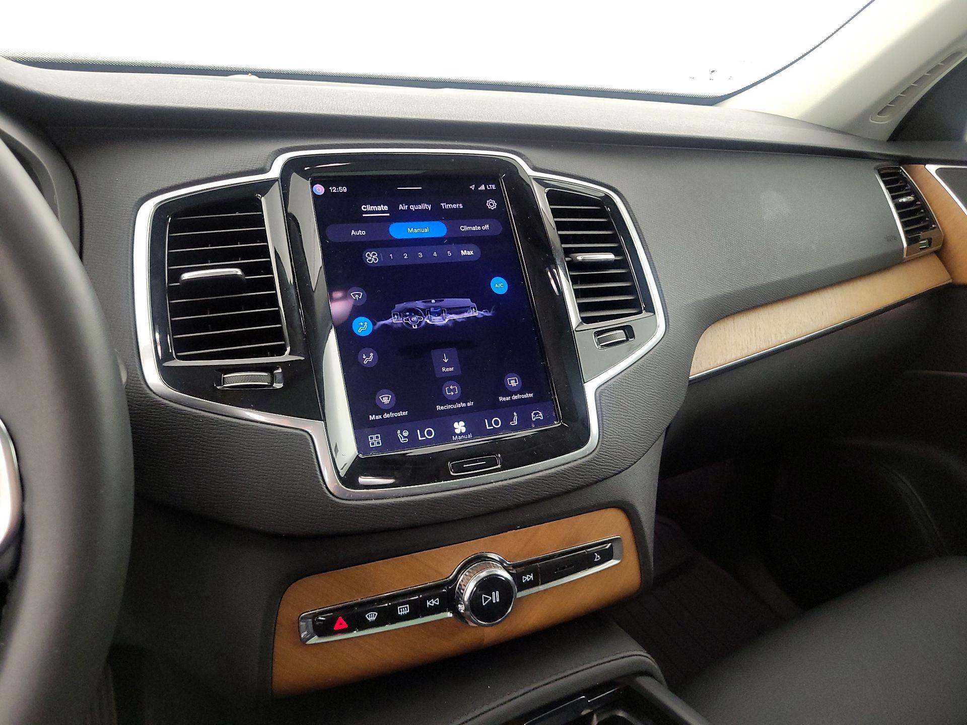 Thumbnail: 2023 Volvo XC90 - 17