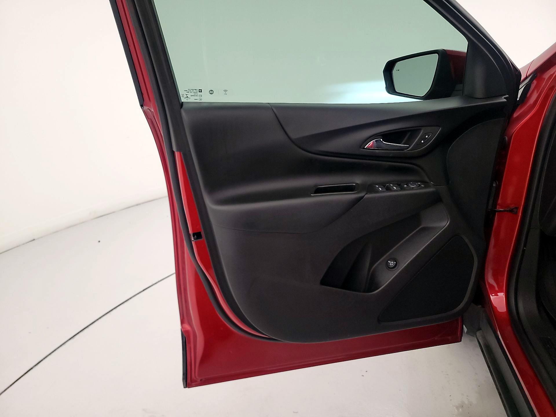 Thumbnail: 2022 Chevrolet Equinox - 12