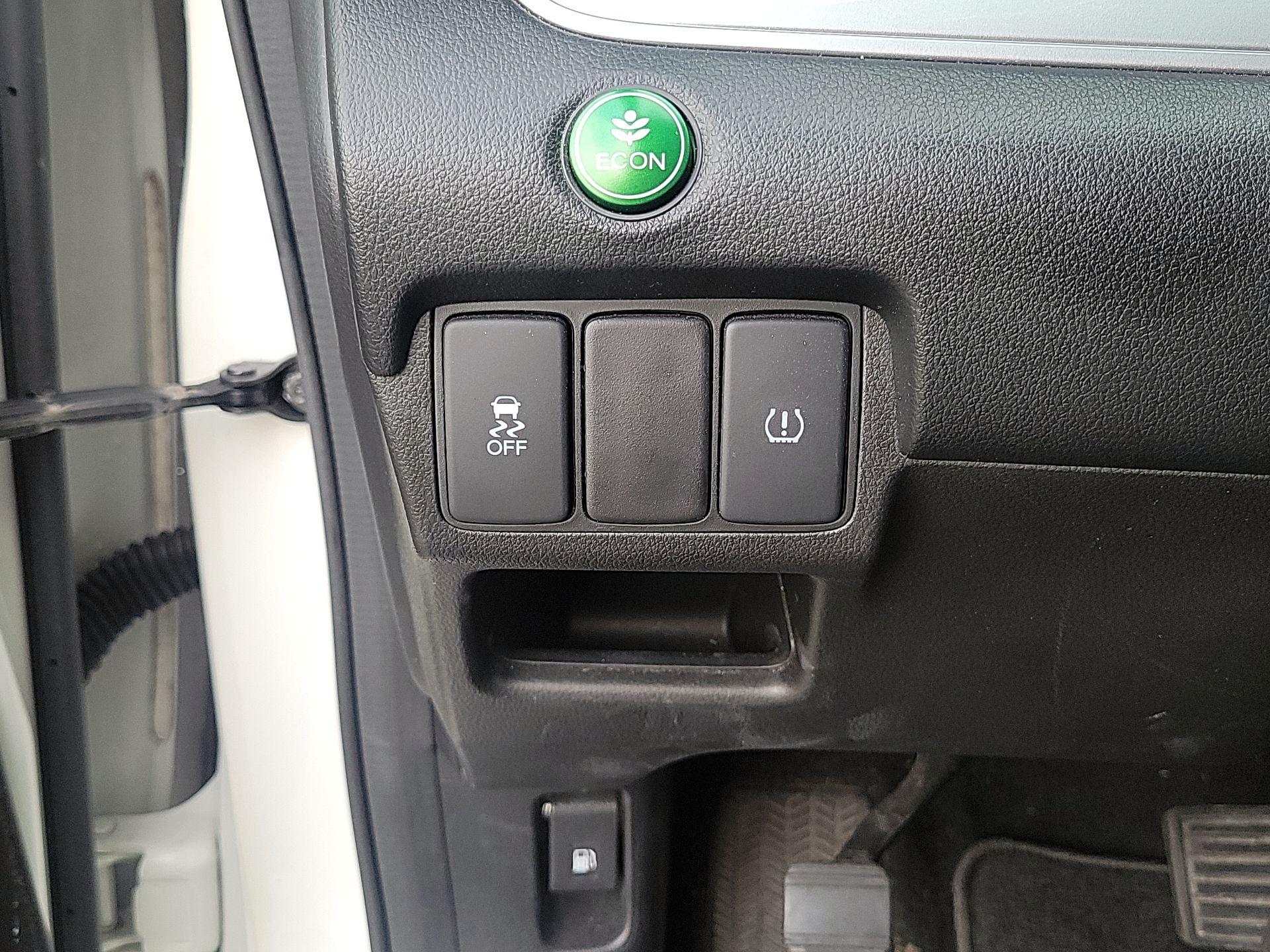 Thumbnail: 2015 Honda CR-V - 11
