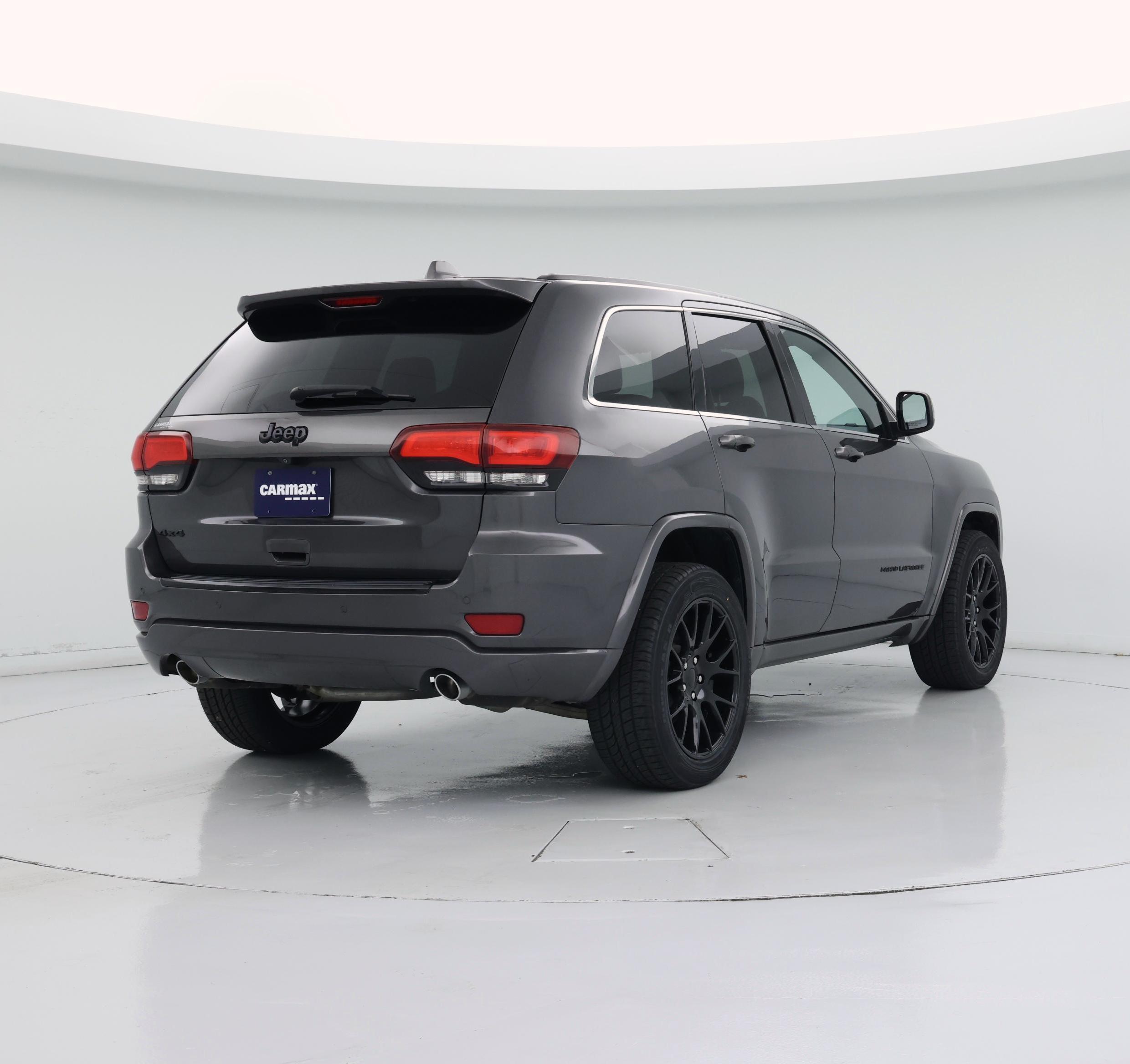Thumbnail: 2015 Jeep Grand Cherokee - 8