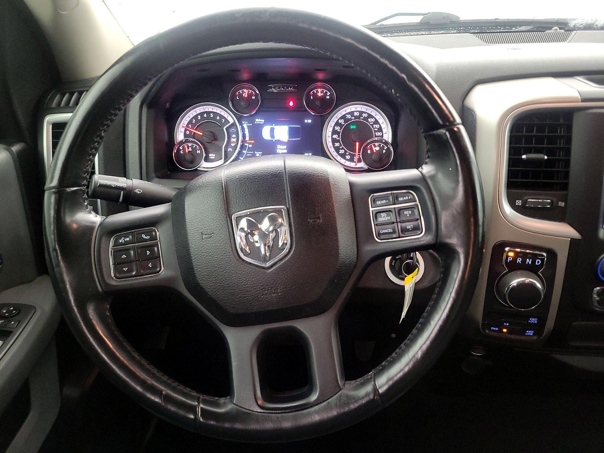 Thumbnail: 2019 RAM 1500 Classic - 10